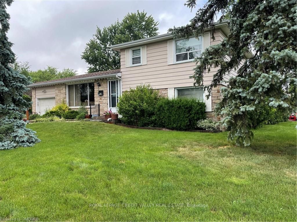33 Roberts Cres