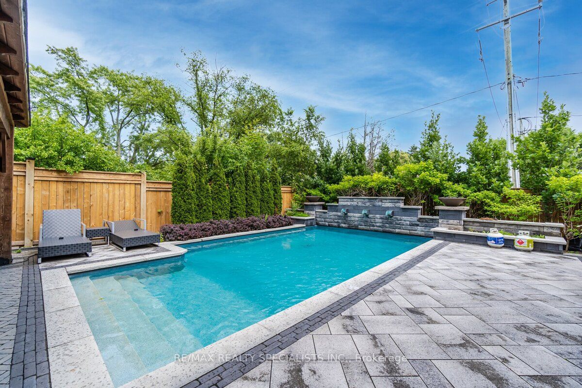 523 BROOKSIDE Drive