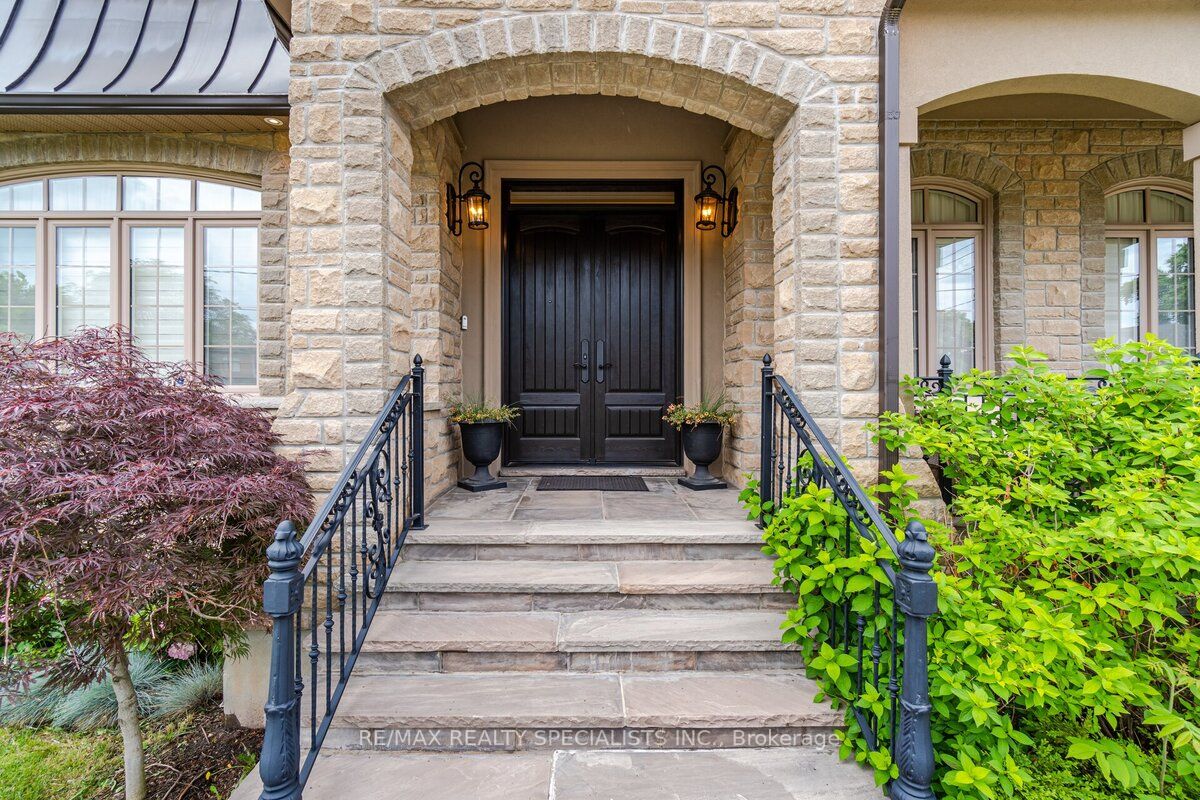 523 BROOKSIDE Drive