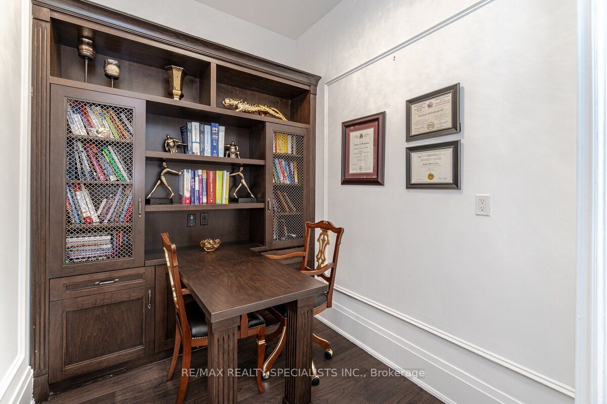 523 BROOKSIDE Drive