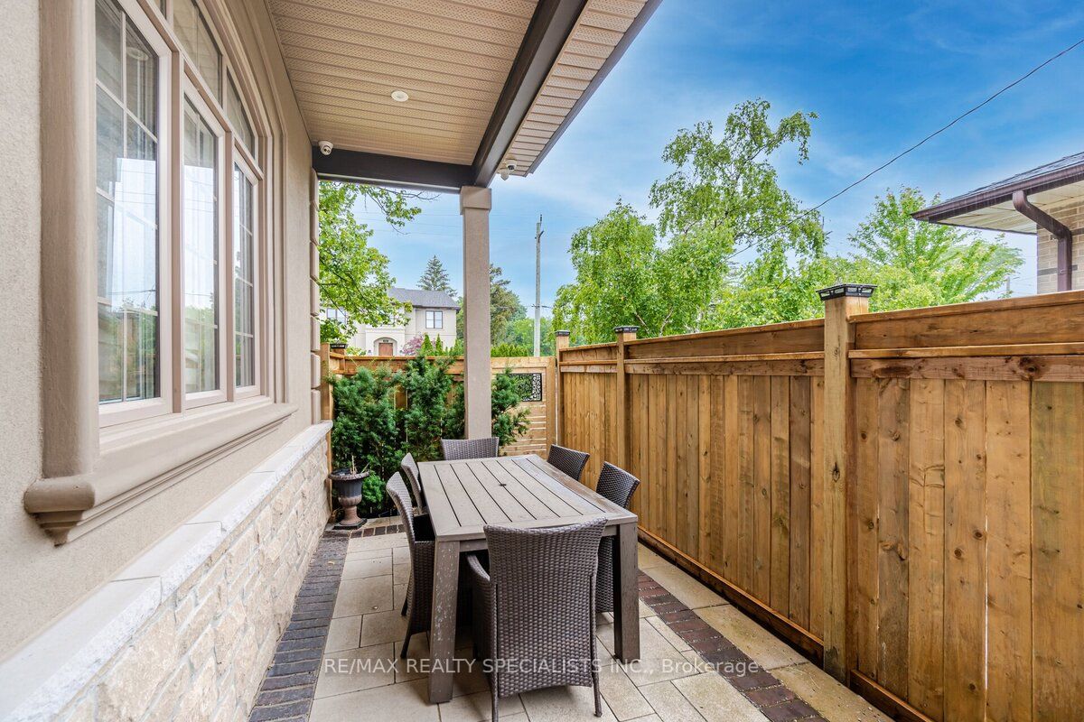 523 BROOKSIDE Drive