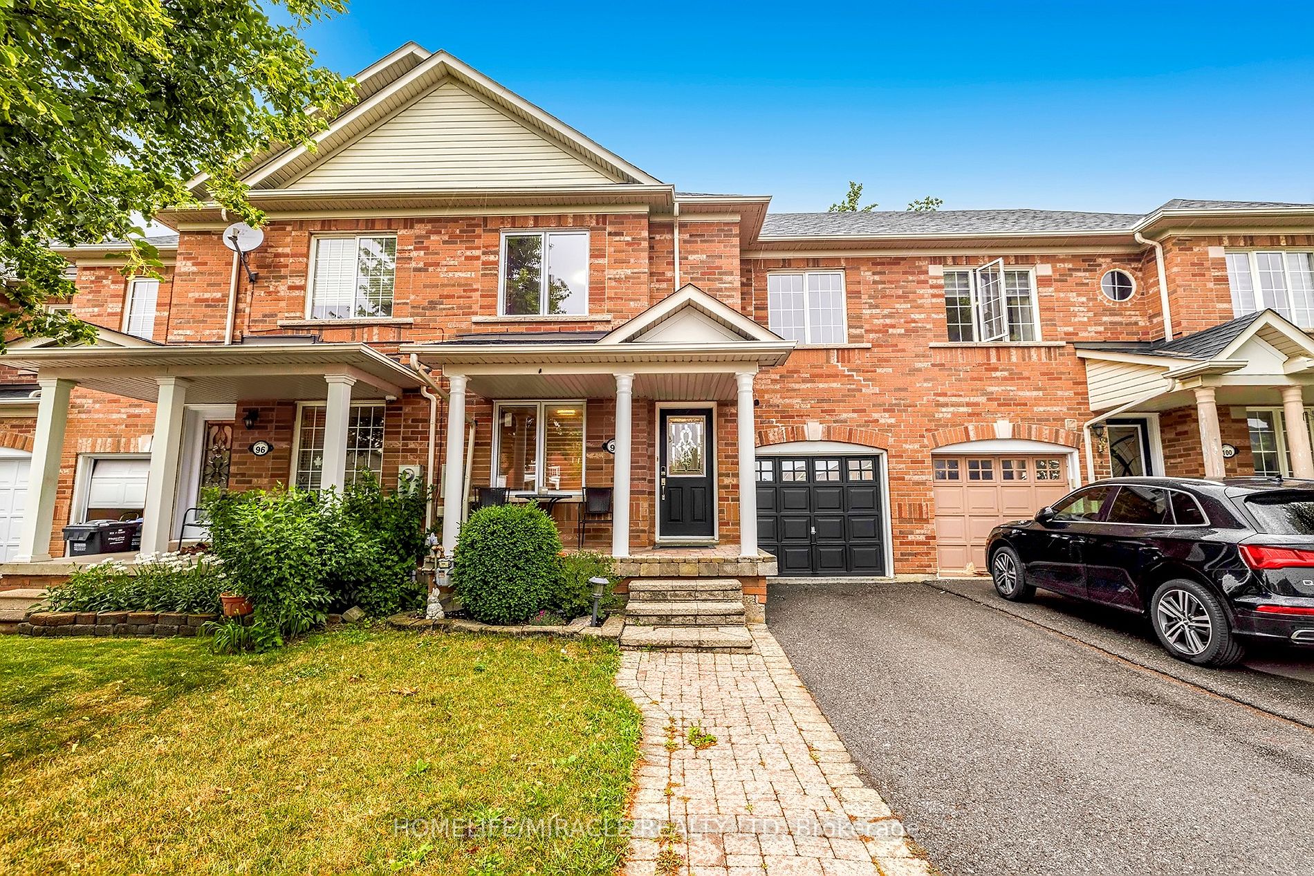 98 Tianalee Cres