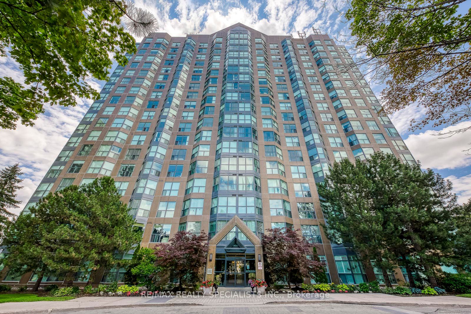 2177 Burnhamthorpe Rd W, #402