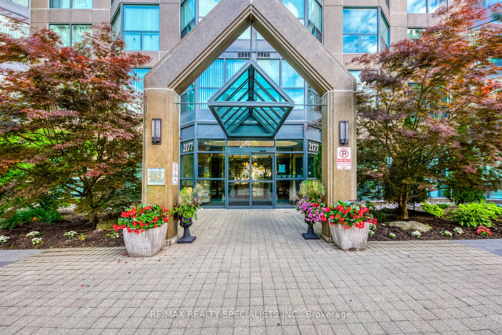 2177 Burnhamthorpe Rd W, #402