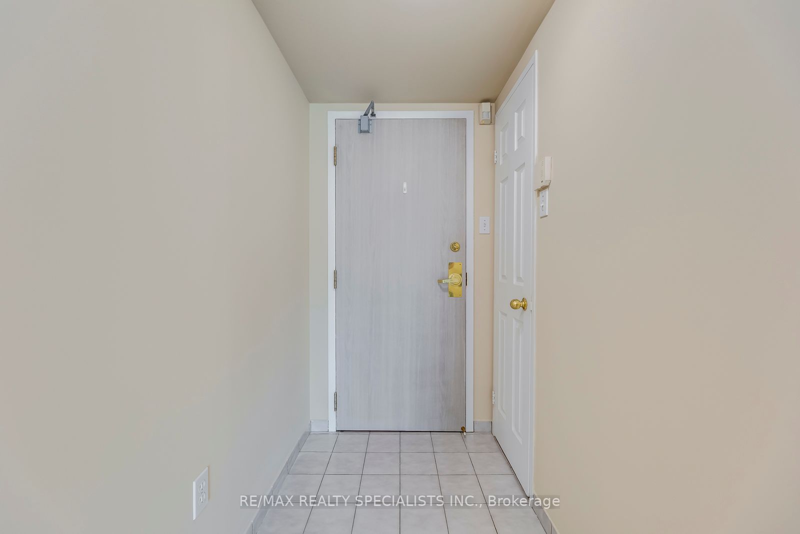2177 Burnhamthorpe Rd W, #402