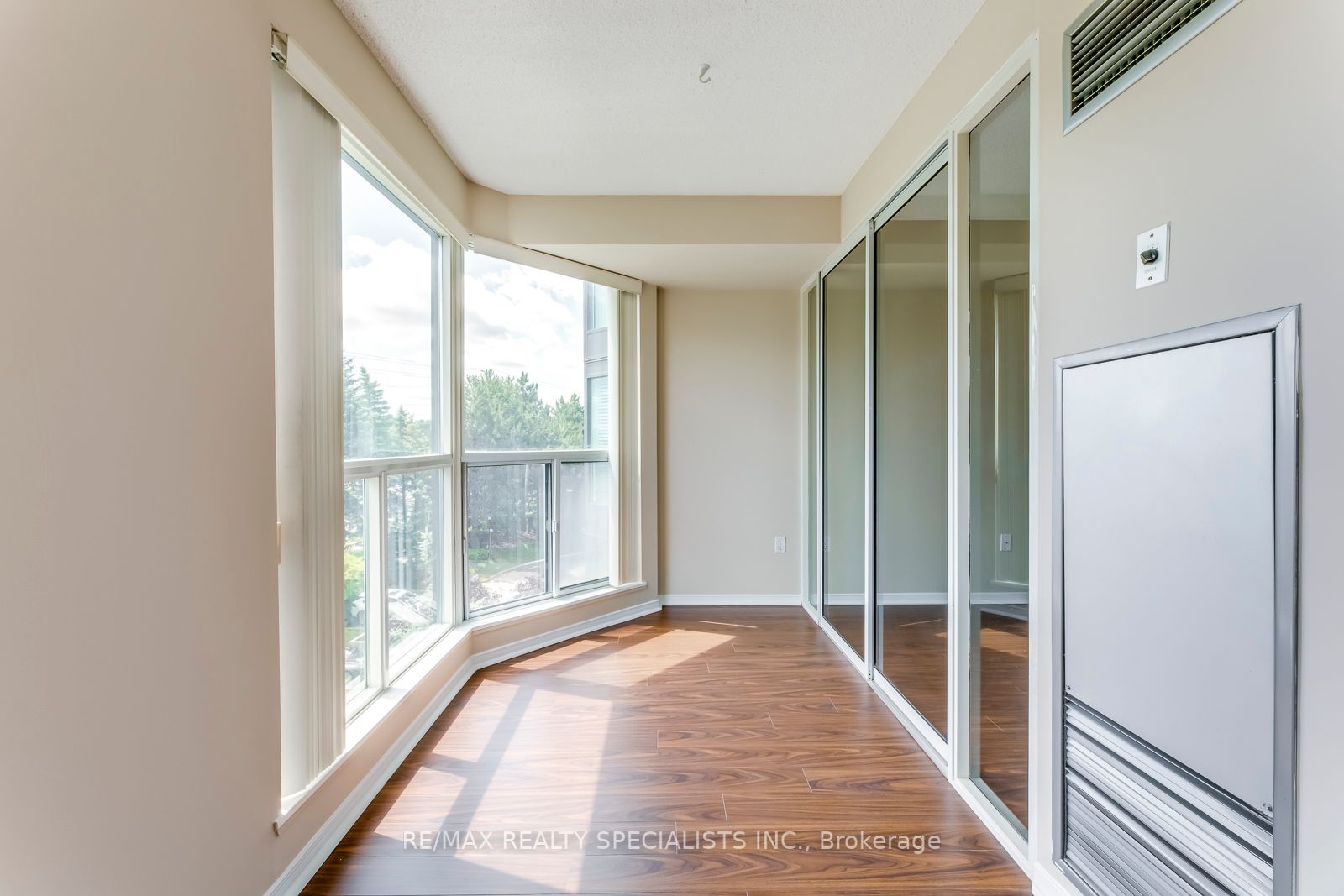 2177 Burnhamthorpe Rd W, #402