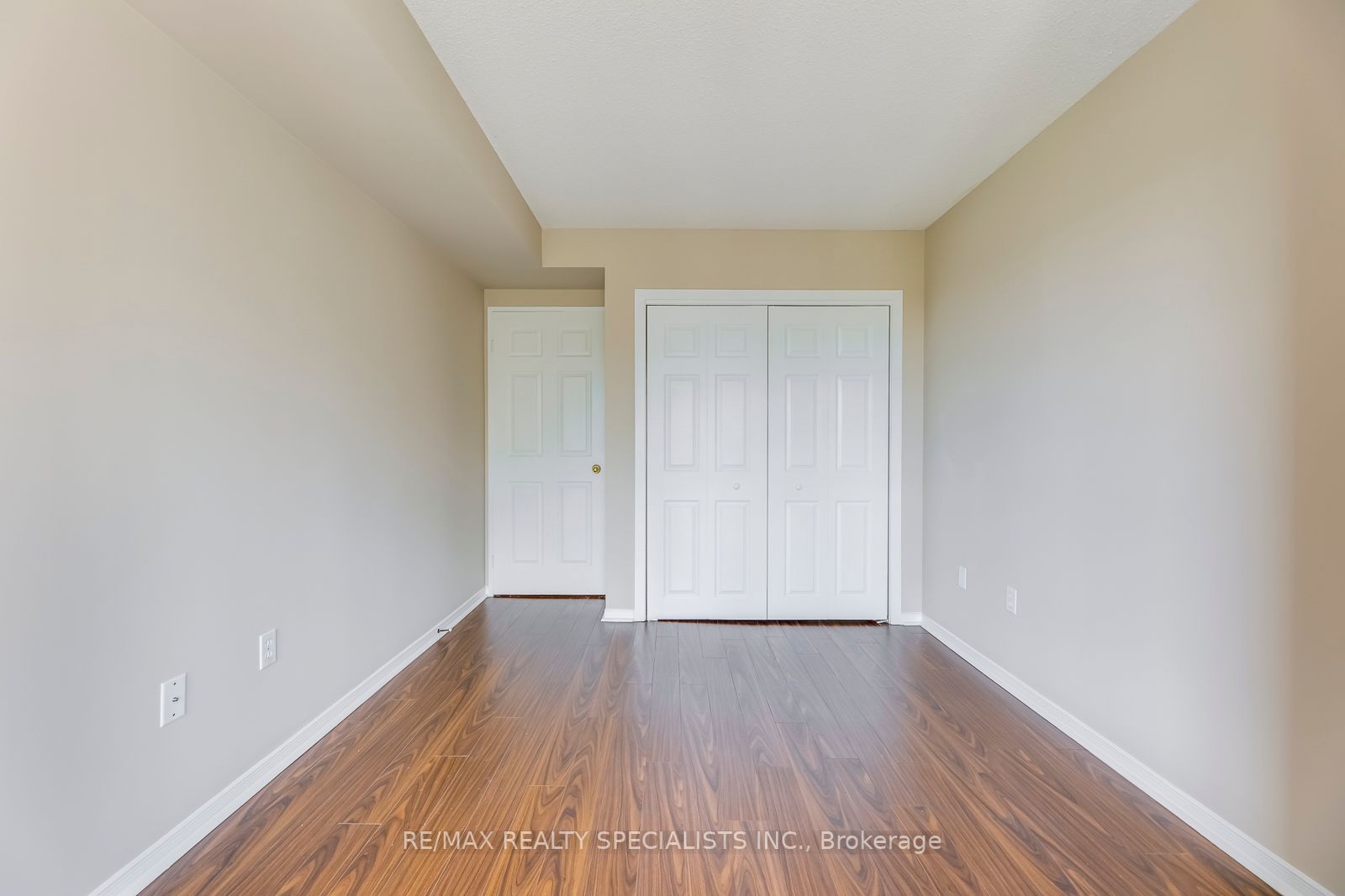 2177 Burnhamthorpe Rd W, #402