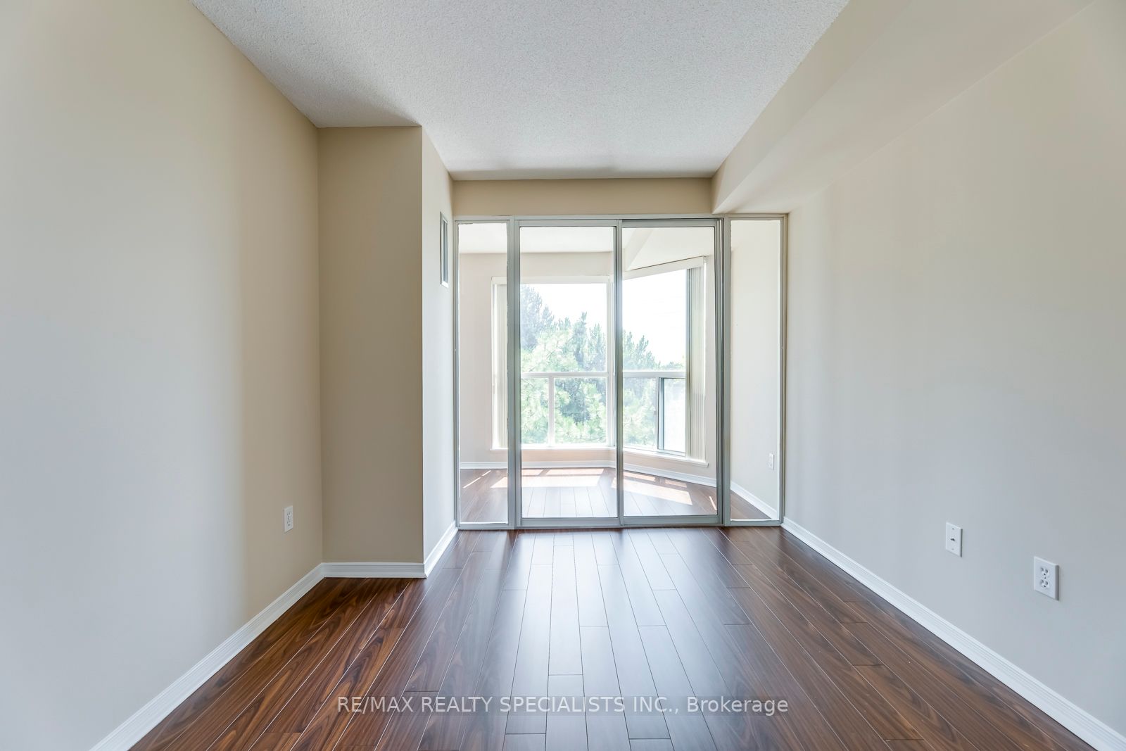 2177 Burnhamthorpe Rd W, #402
