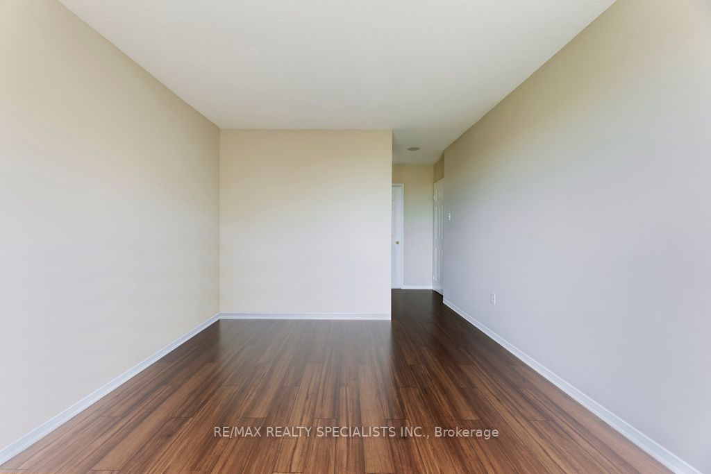 2177 Burnhamthorpe Rd W, #402