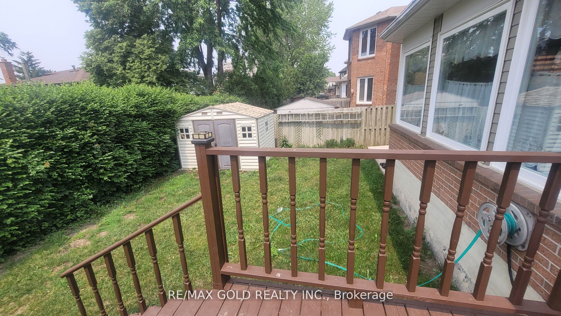 44 Howell St N