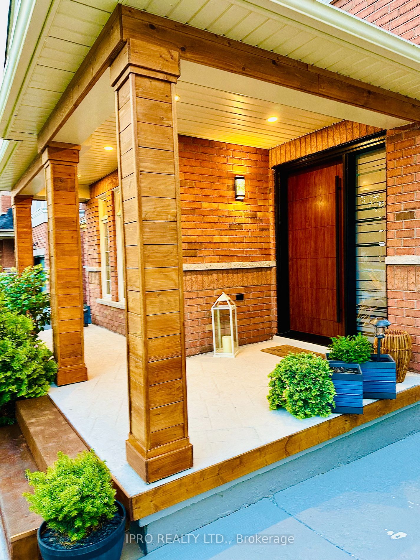 55 Stoneylake Ave
