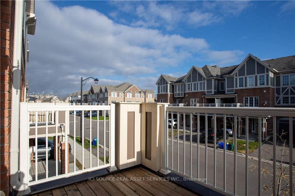 560 Allport Gate