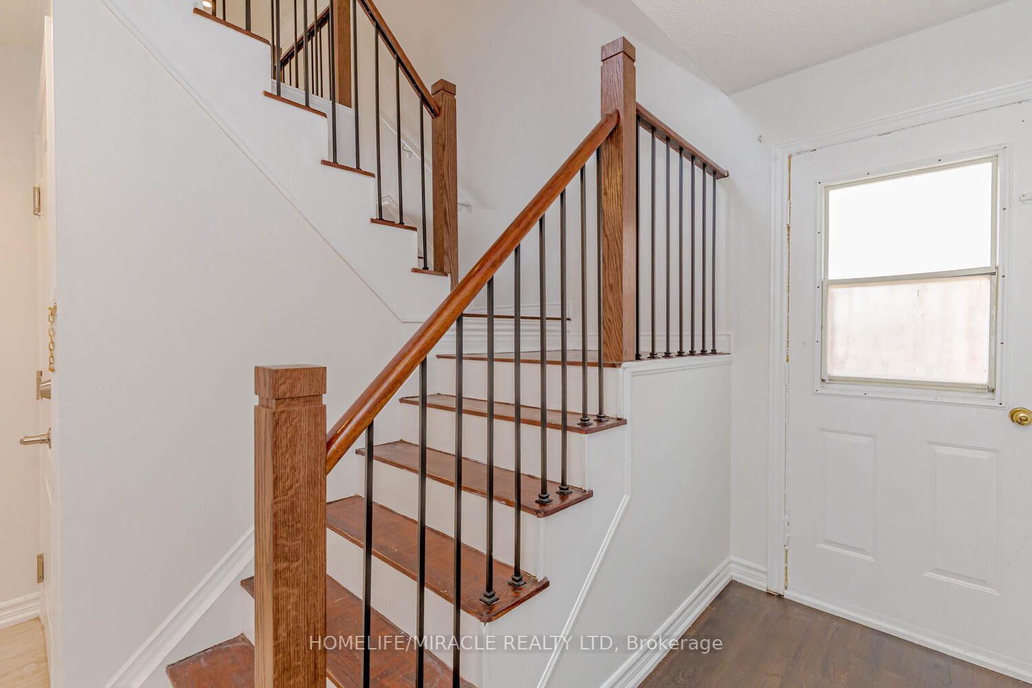 44 Leatherhead Court, #Upper