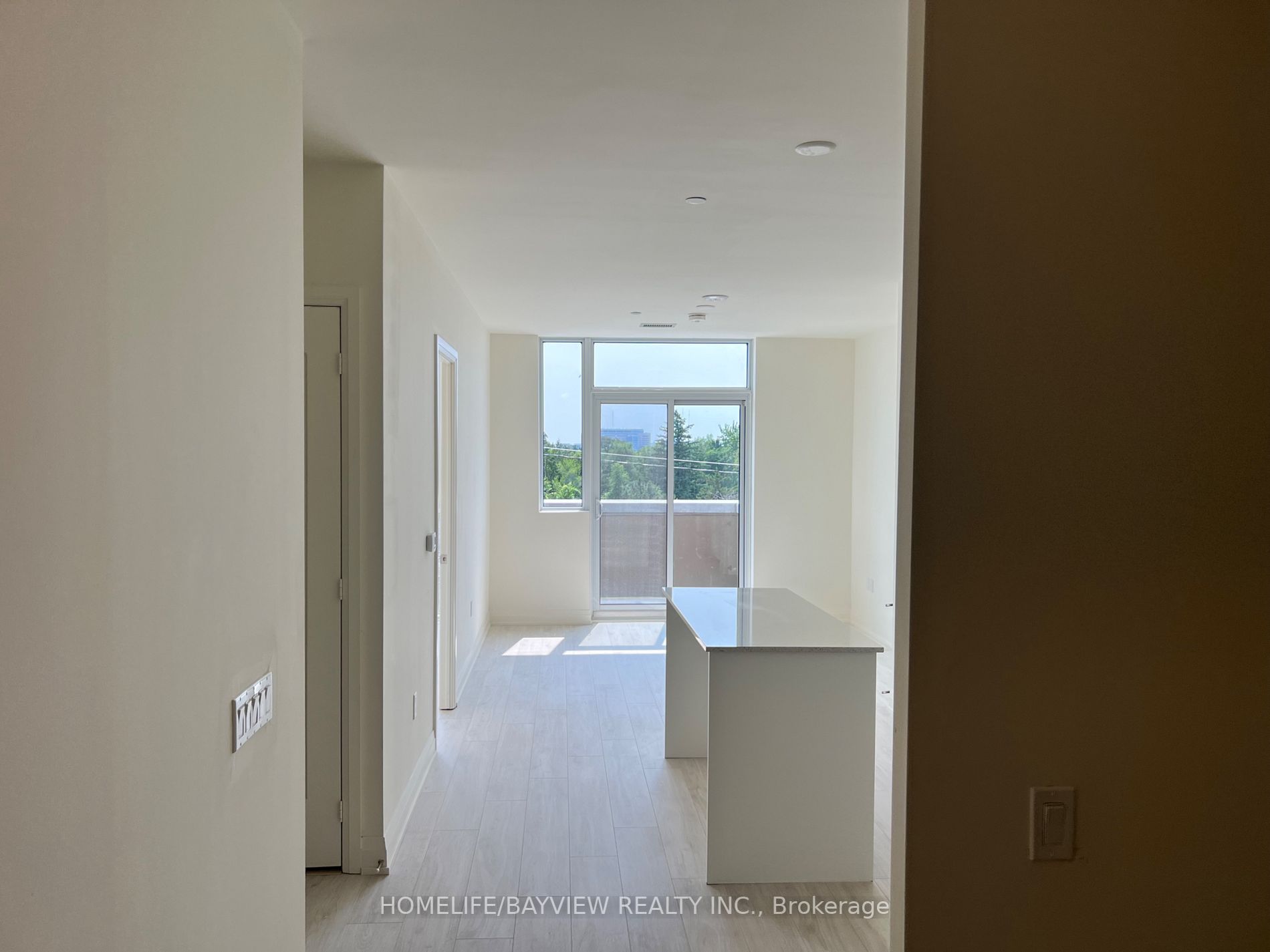 509 Dundas St W, #201