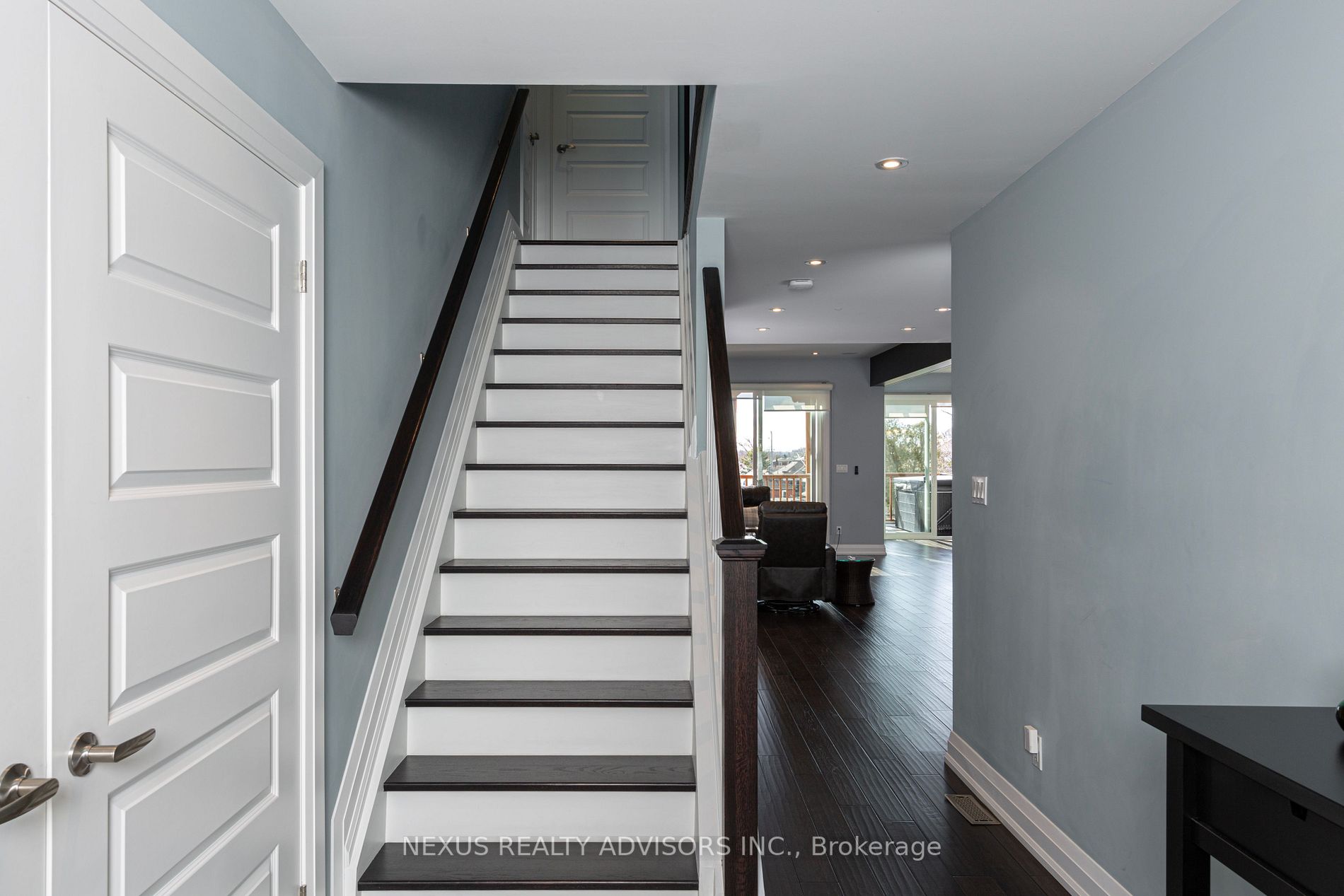 372 Silverthorn Avenue