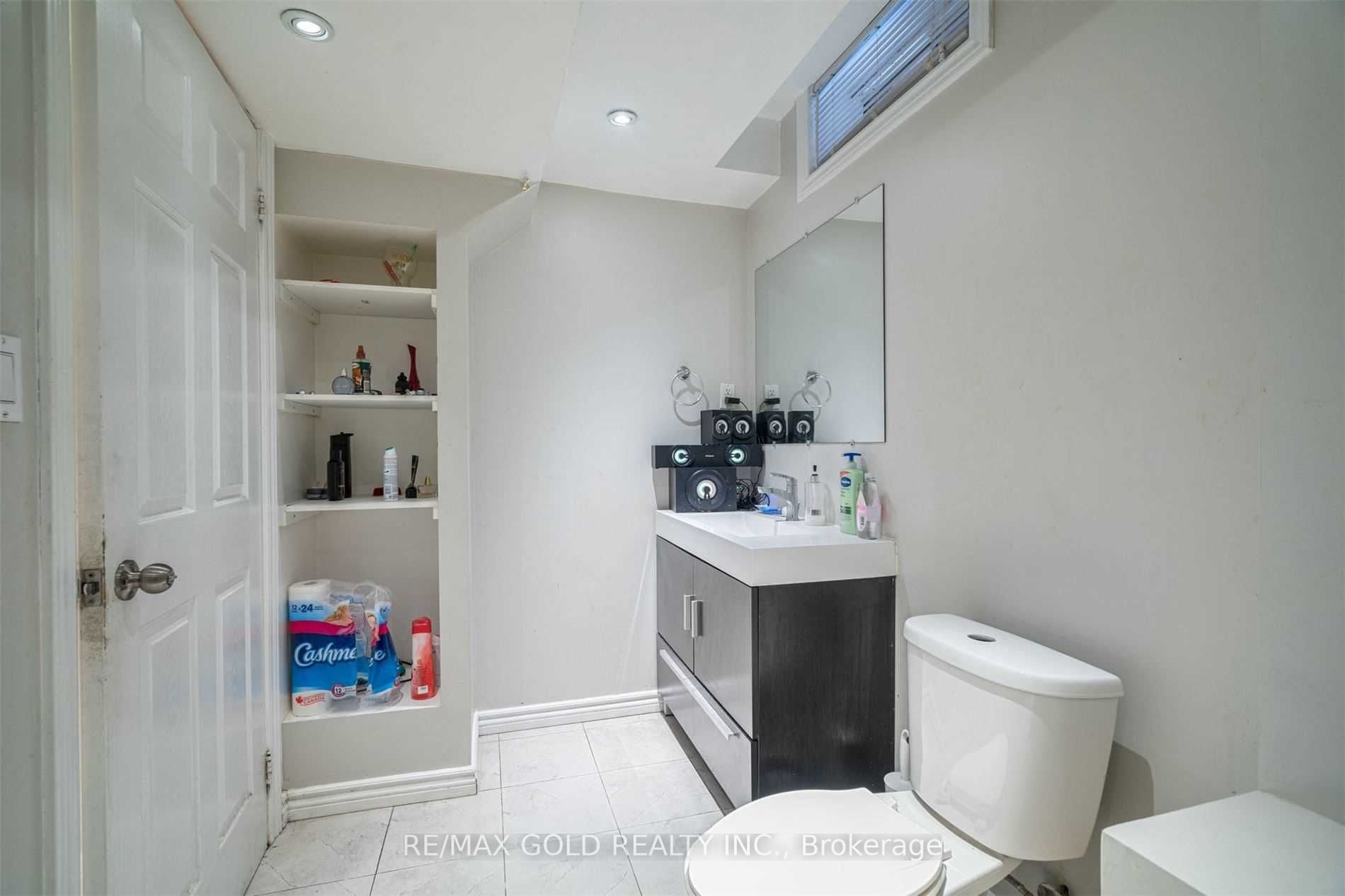 229 Vodden Street W