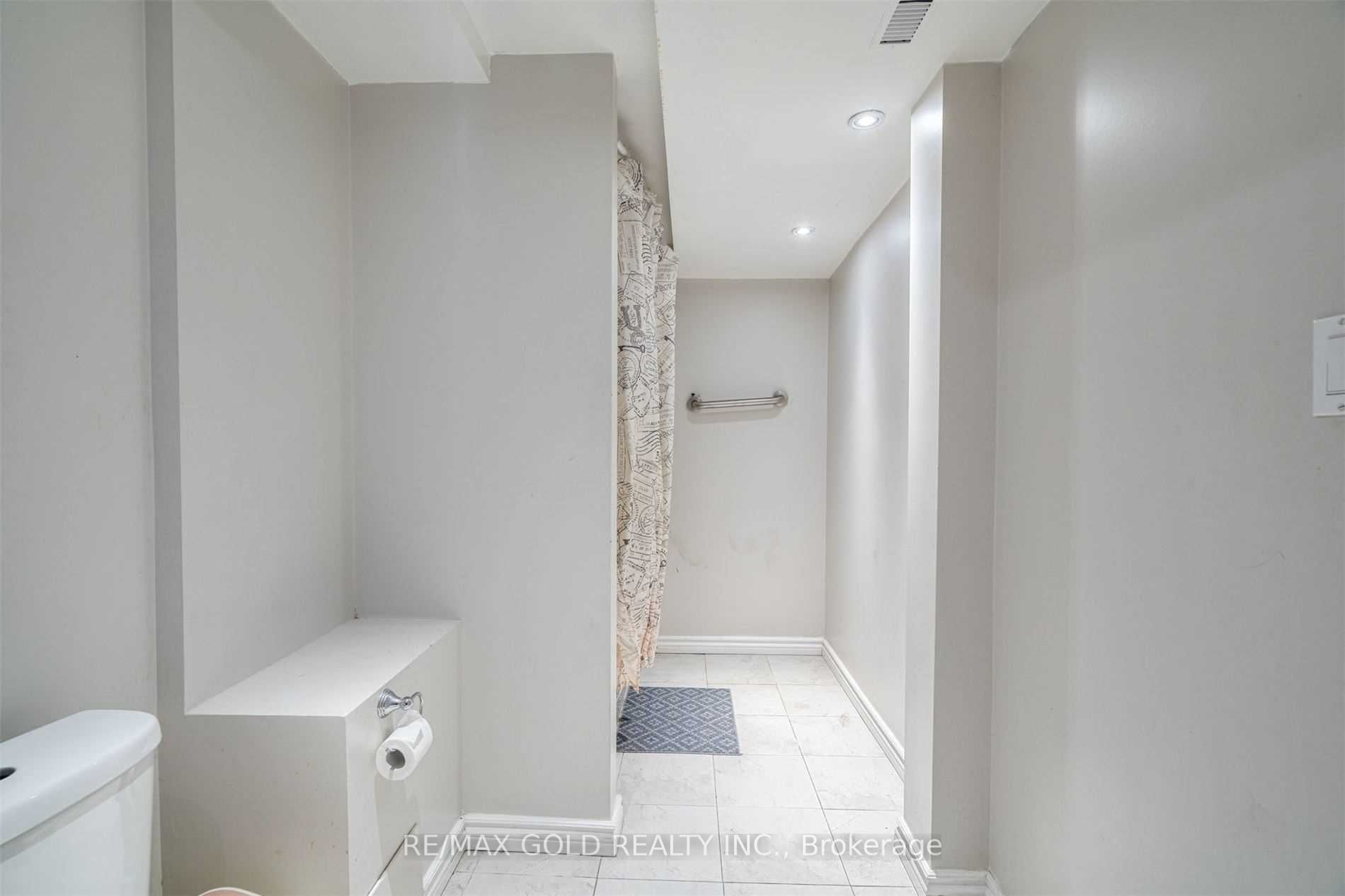 229 Vodden Street W