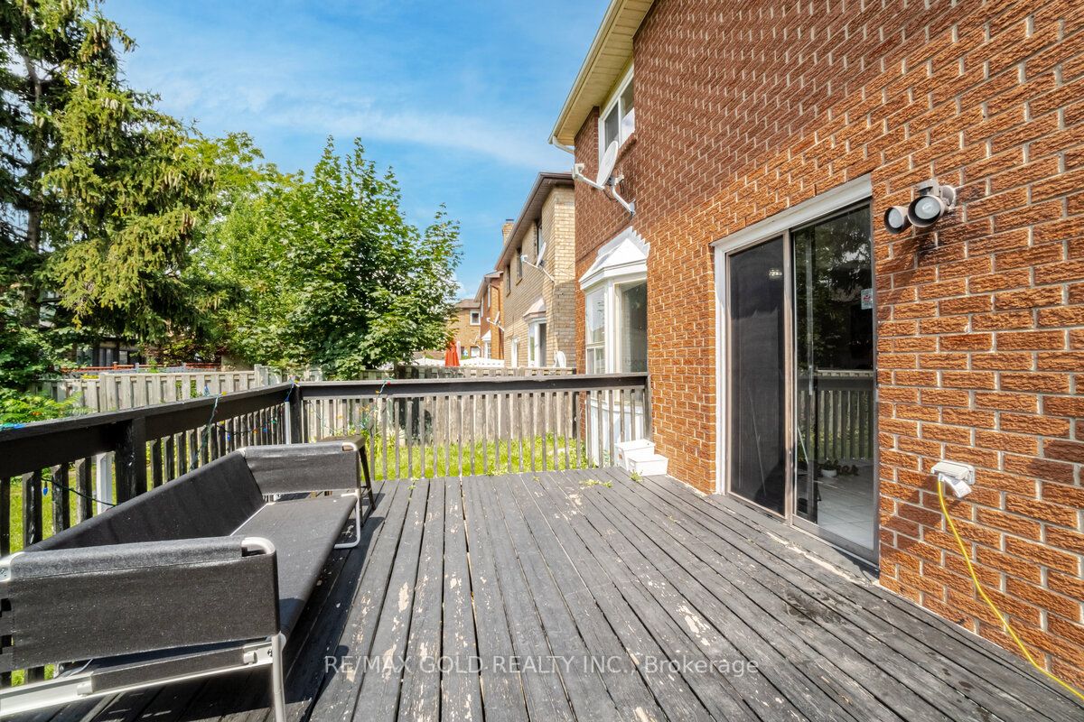 229 Vodden Street W