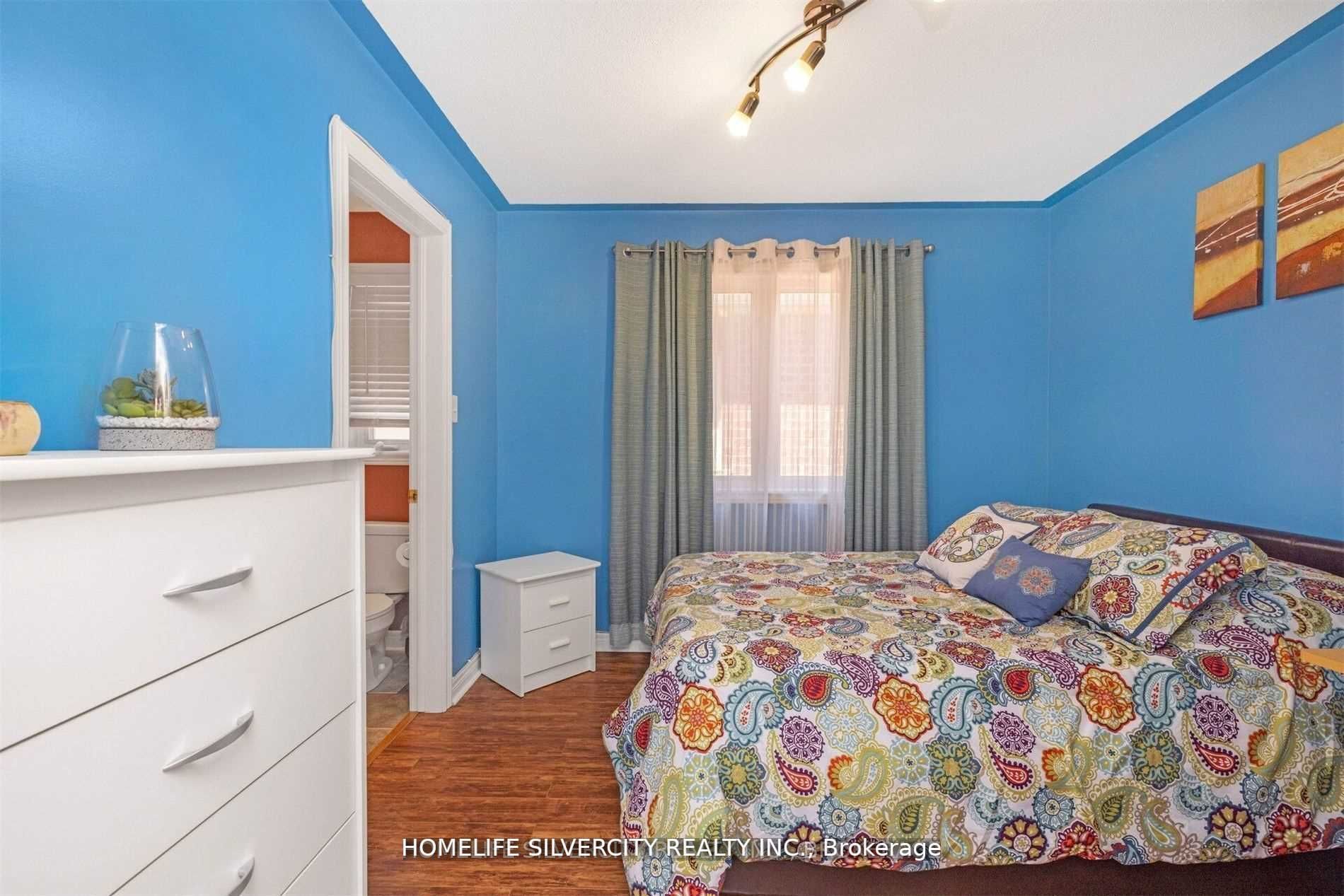 16 Gamson Cres