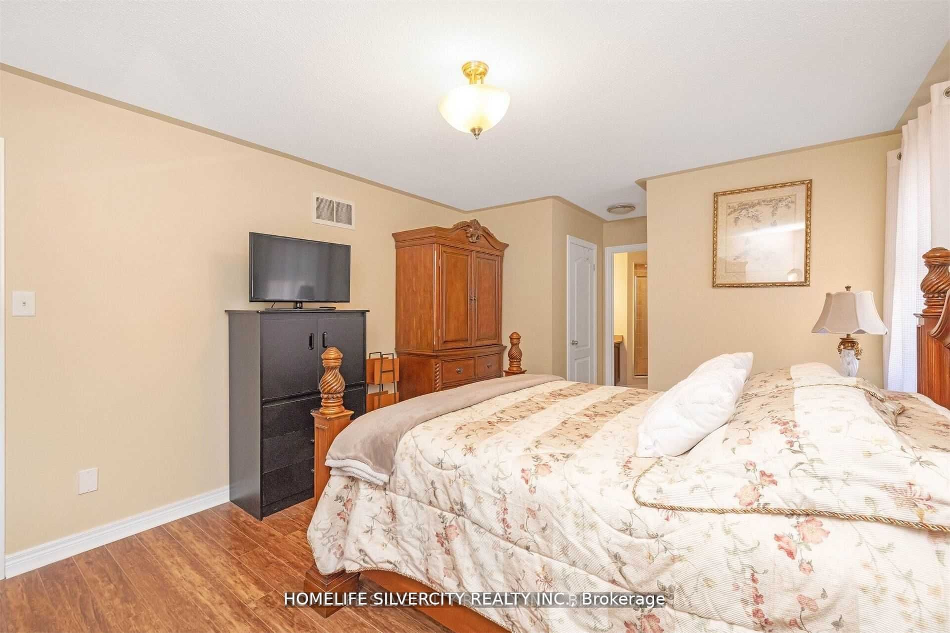 16 Gamson Cres