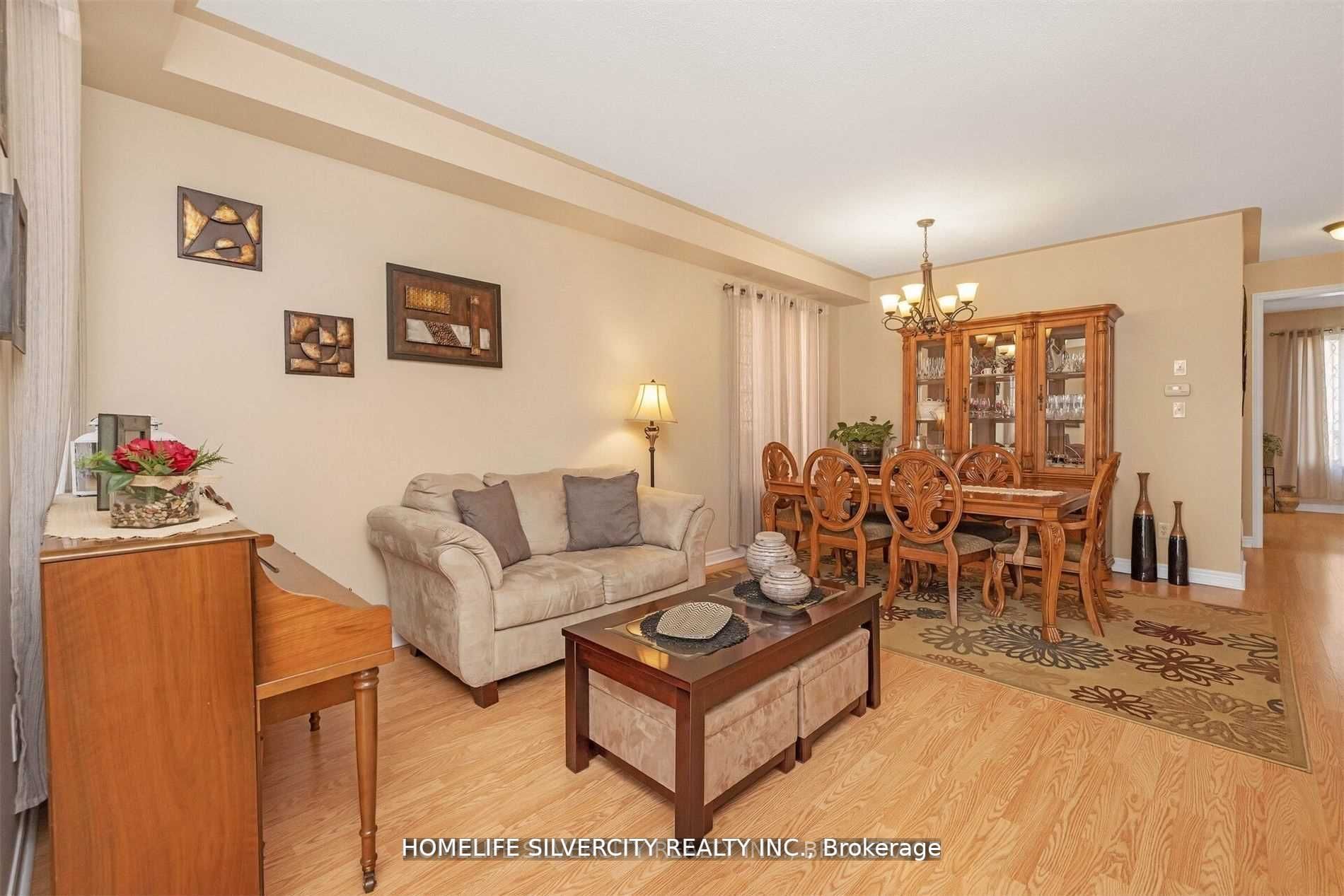 16 Gamson Cres