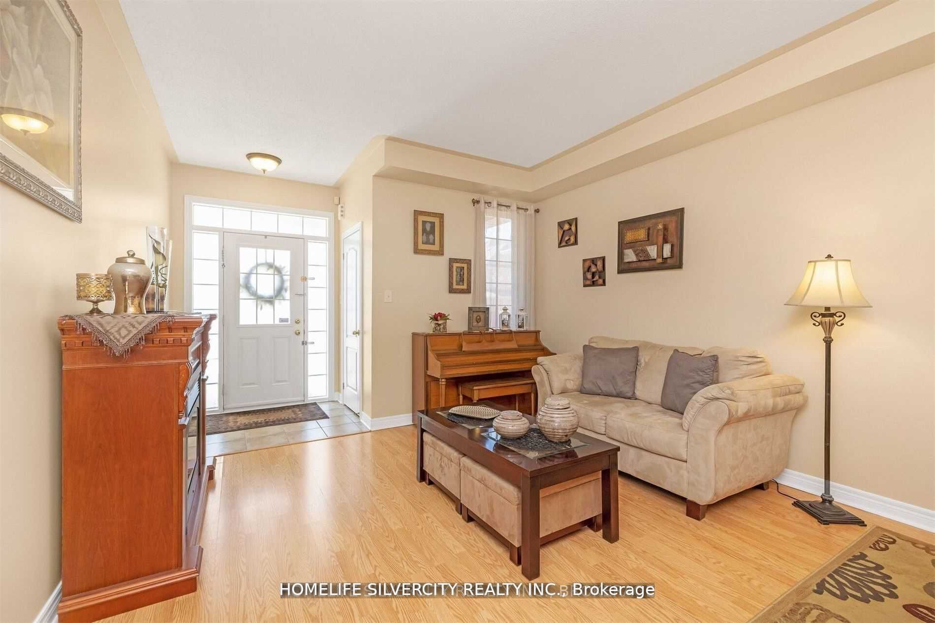 16 Gamson Cres
