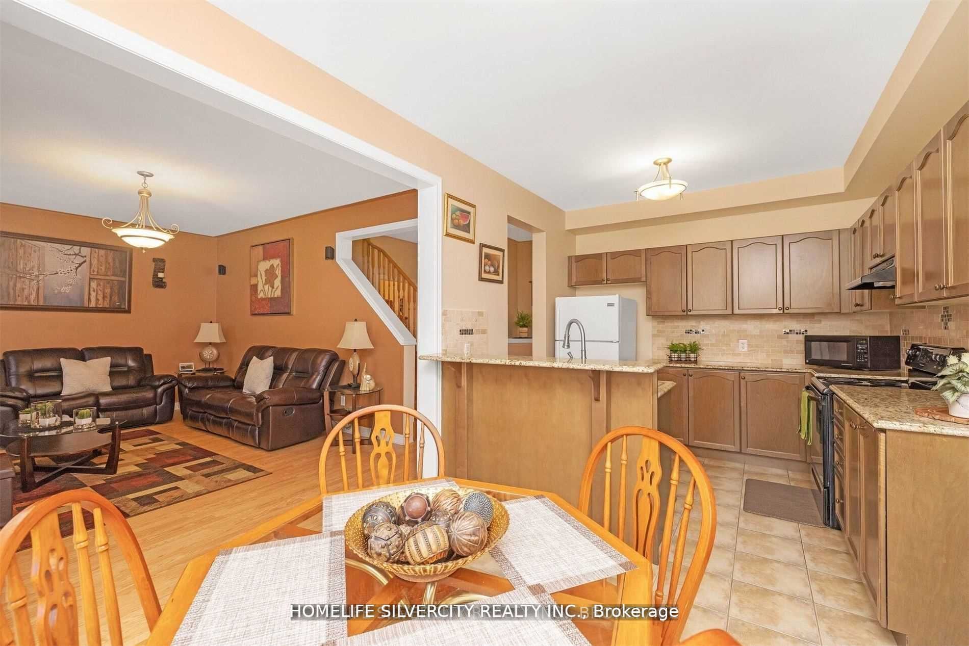 16 Gamson Cres