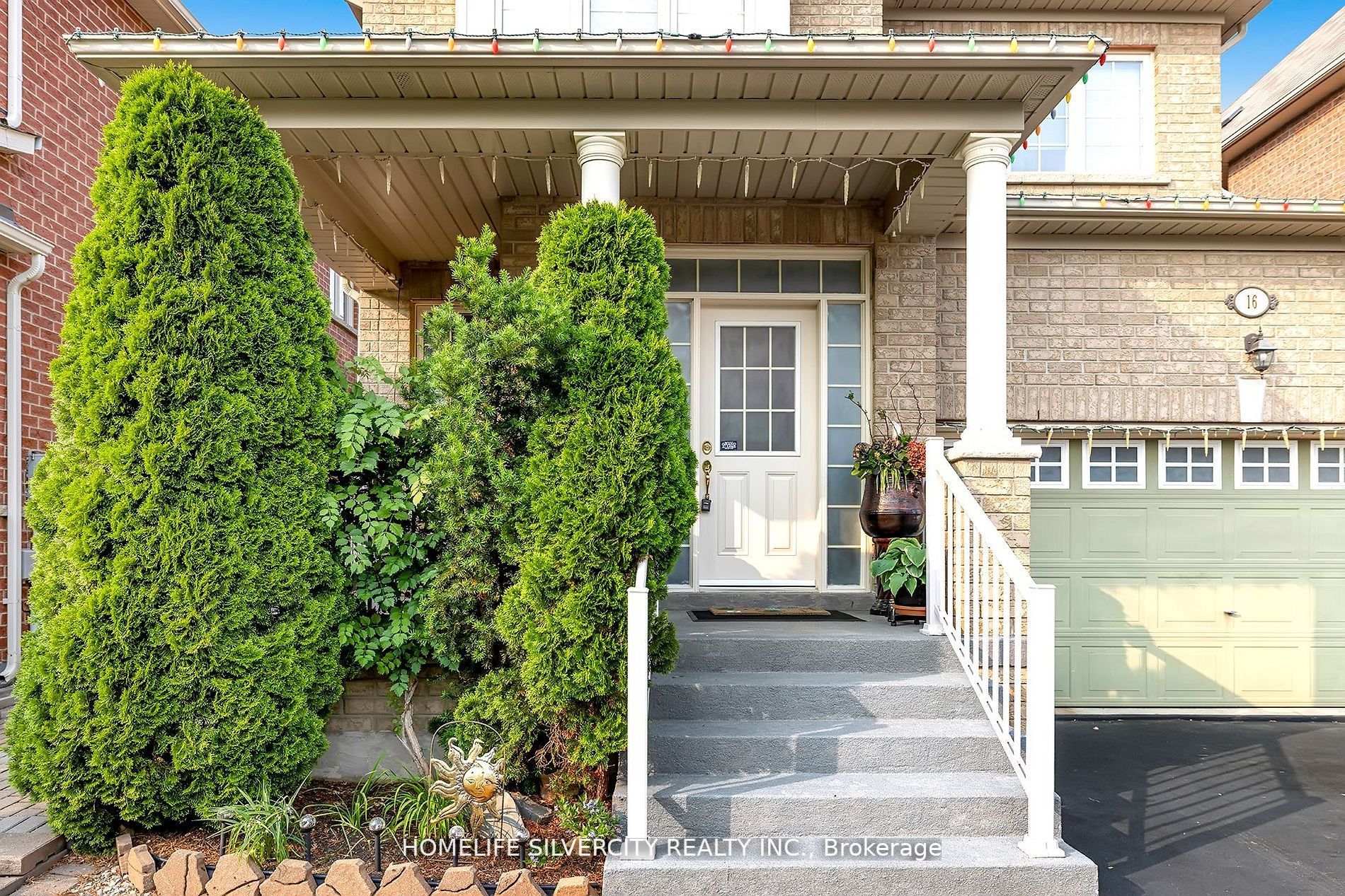 16 Gamson Cres