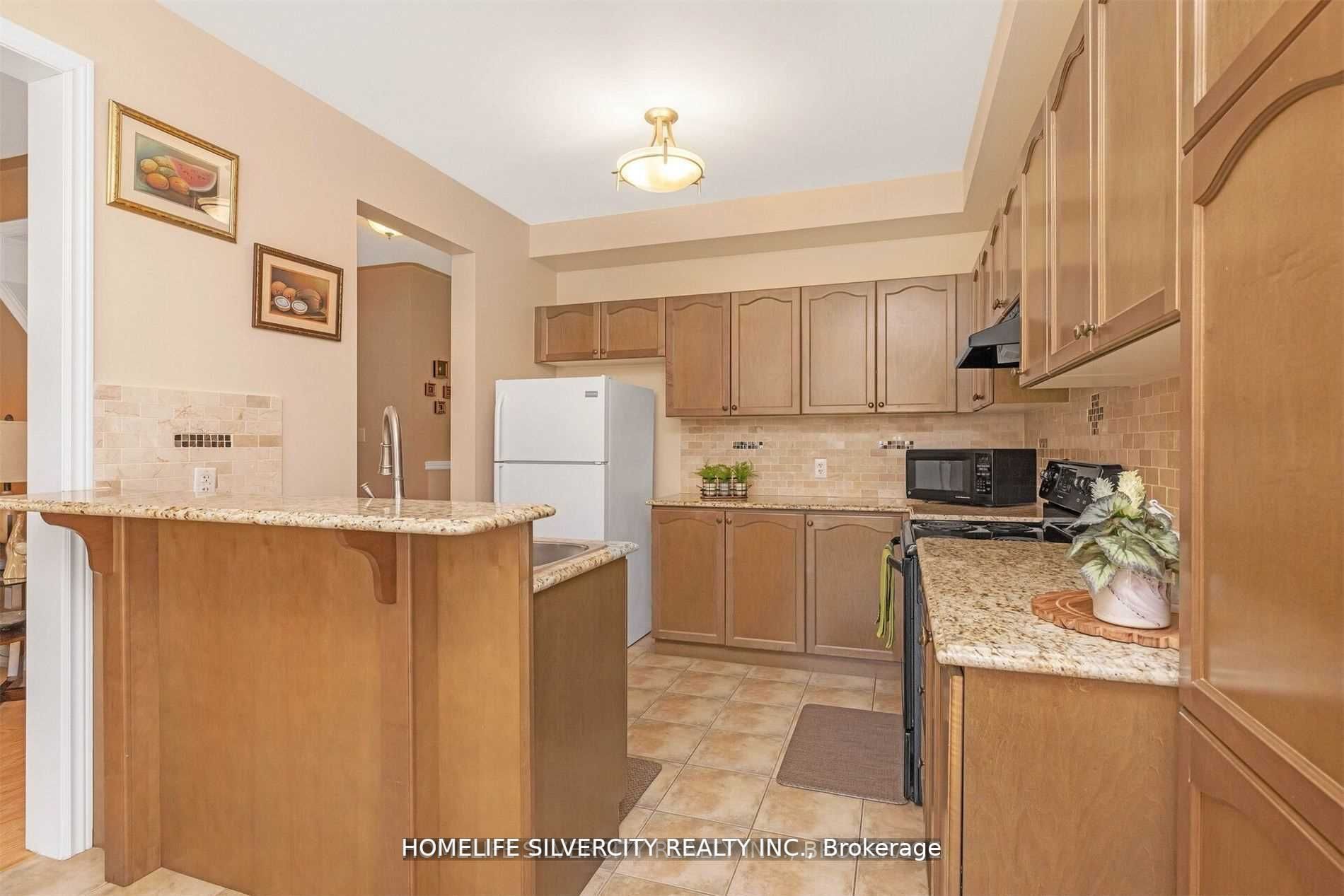16 Gamson Cres