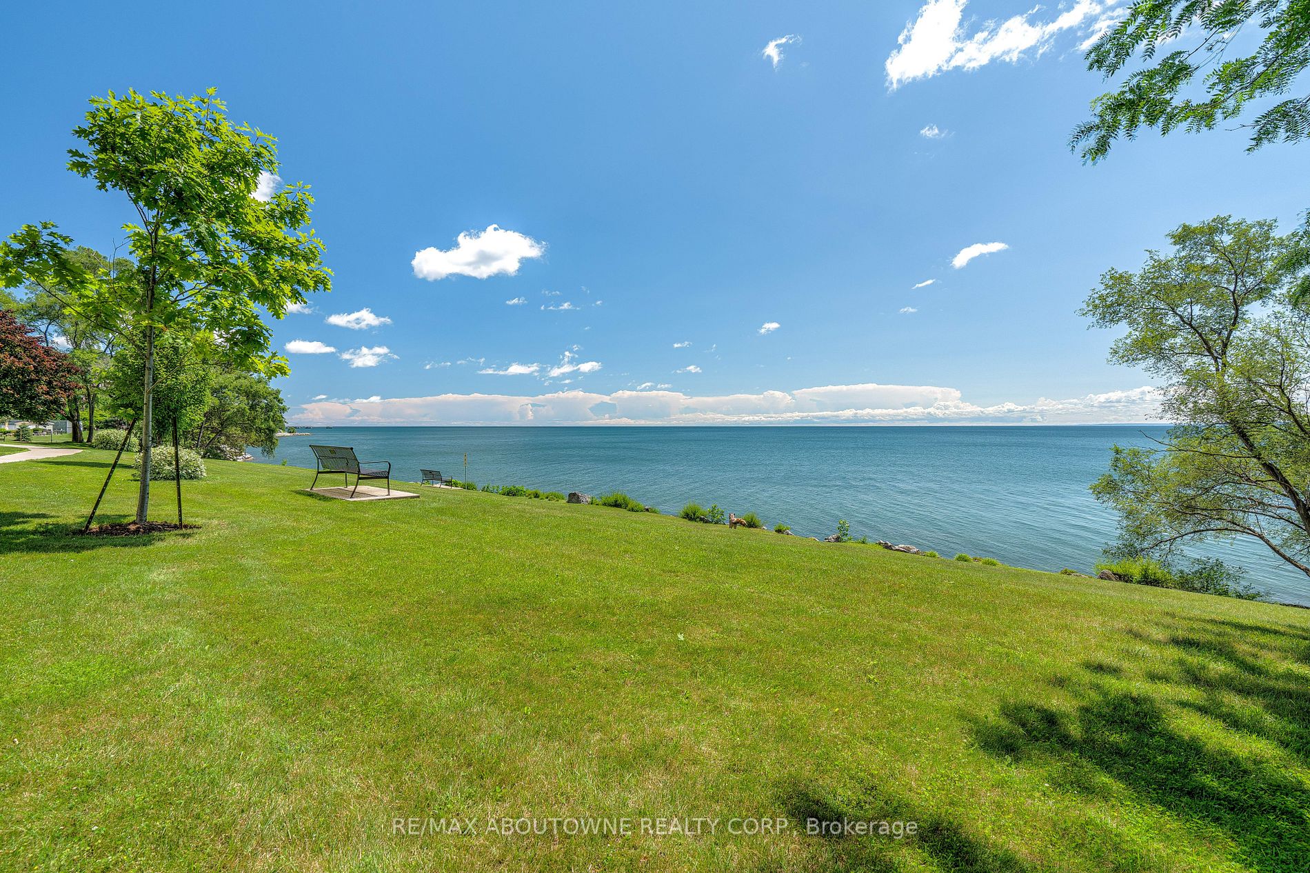 5250 Lakeshore Rd, #2001