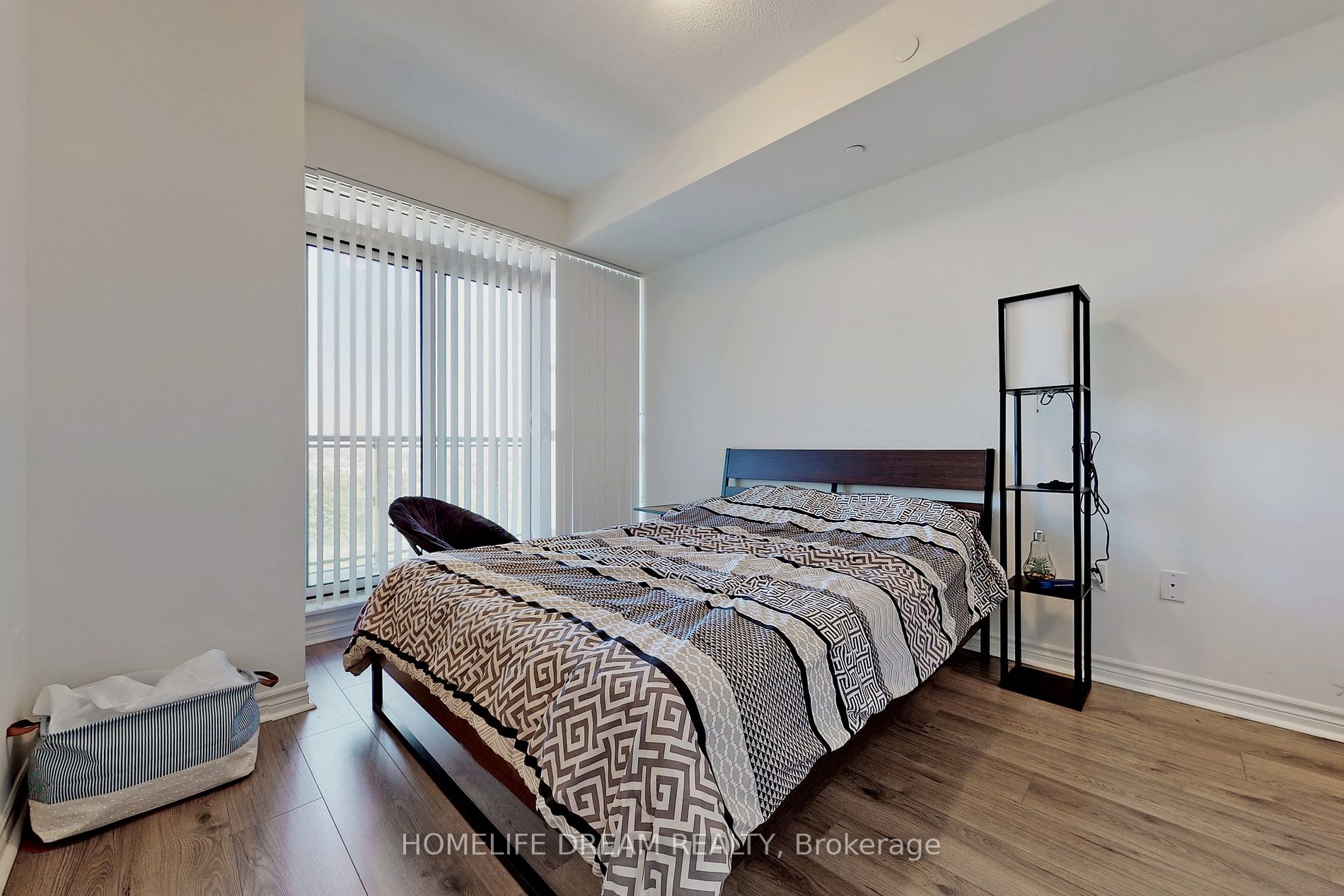349 Rathburn Rd W, #1519