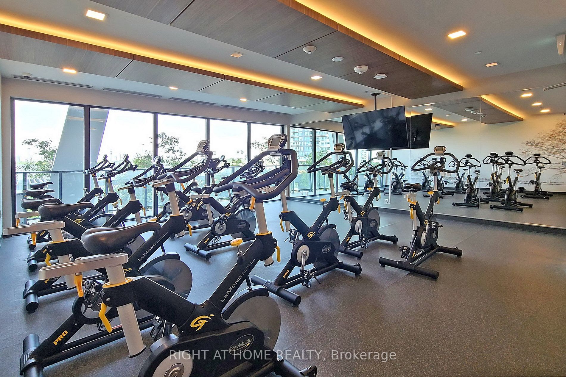 30 Shore Breeze Dr, #1318