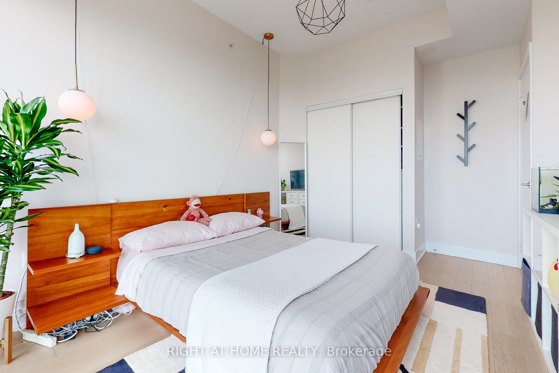 30 Shore Breeze Dr, #1318