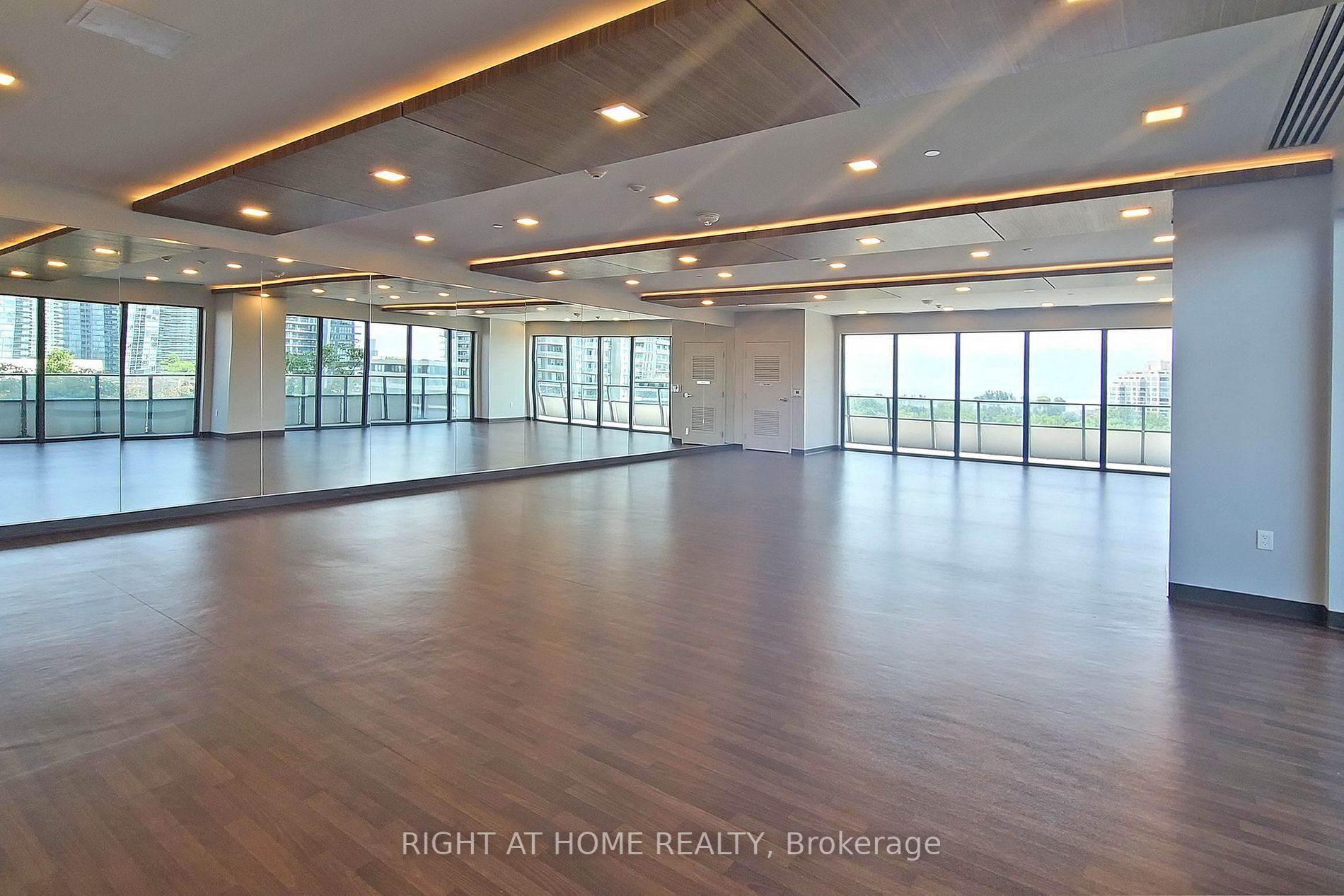 30 Shore Breeze Dr, #1318