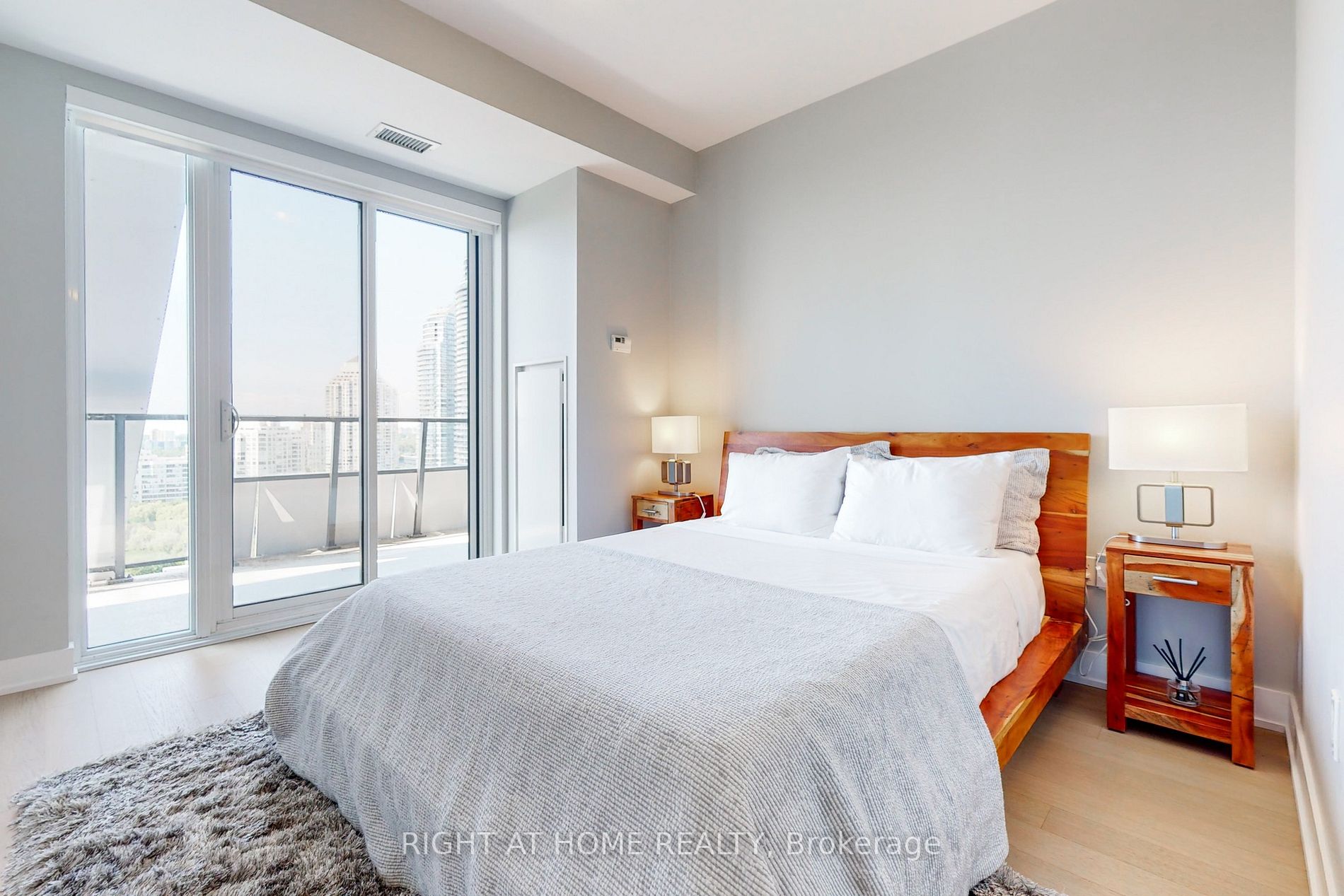 30 Shore Breeze Dr, #1318