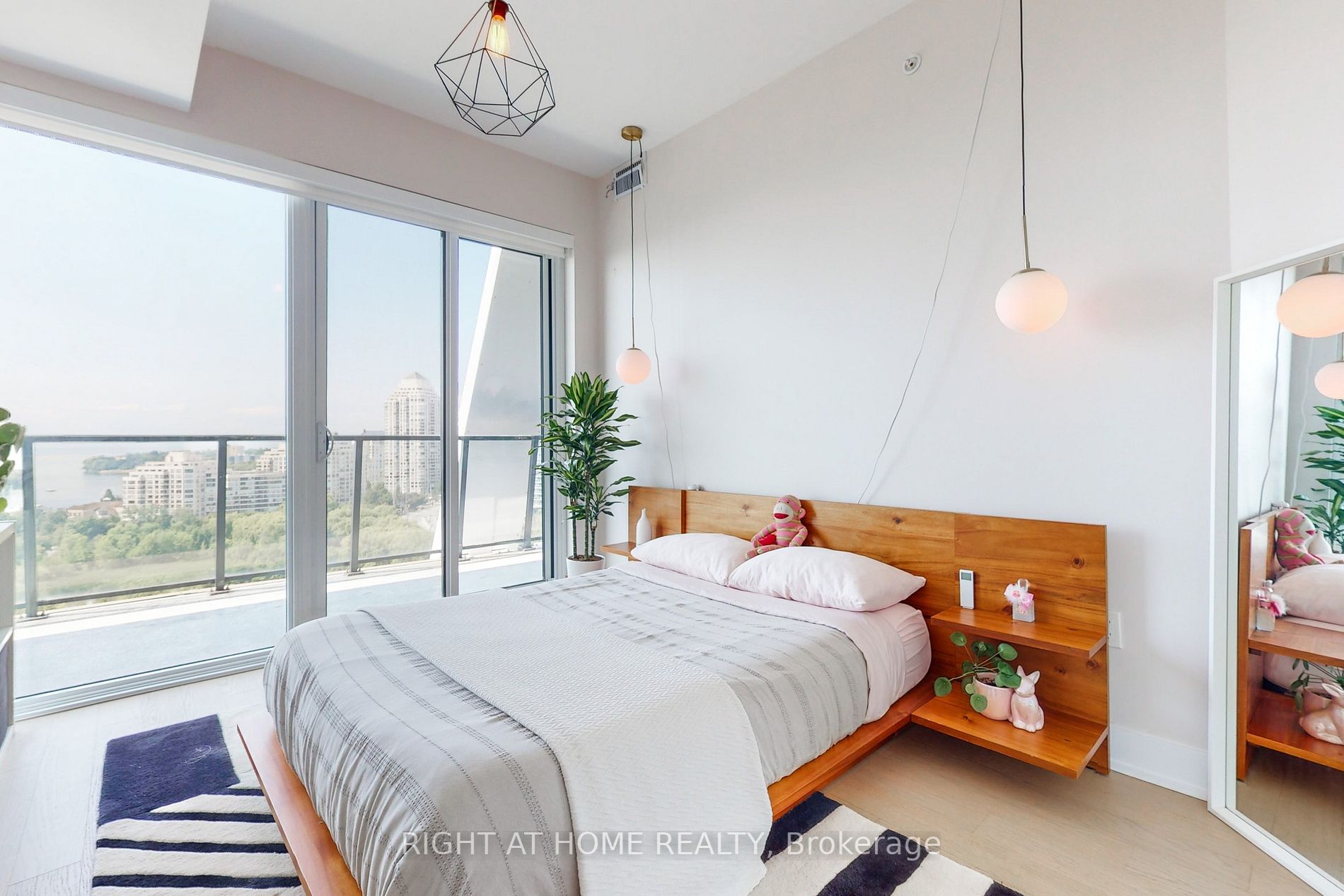 30 Shore Breeze Dr, #1318