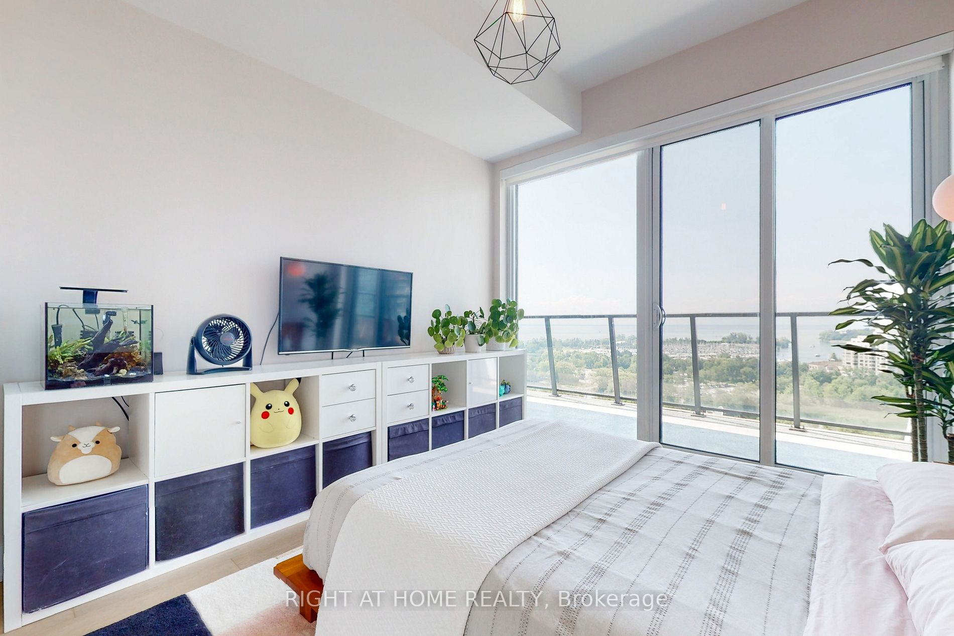 30 Shore Breeze Dr, #1318