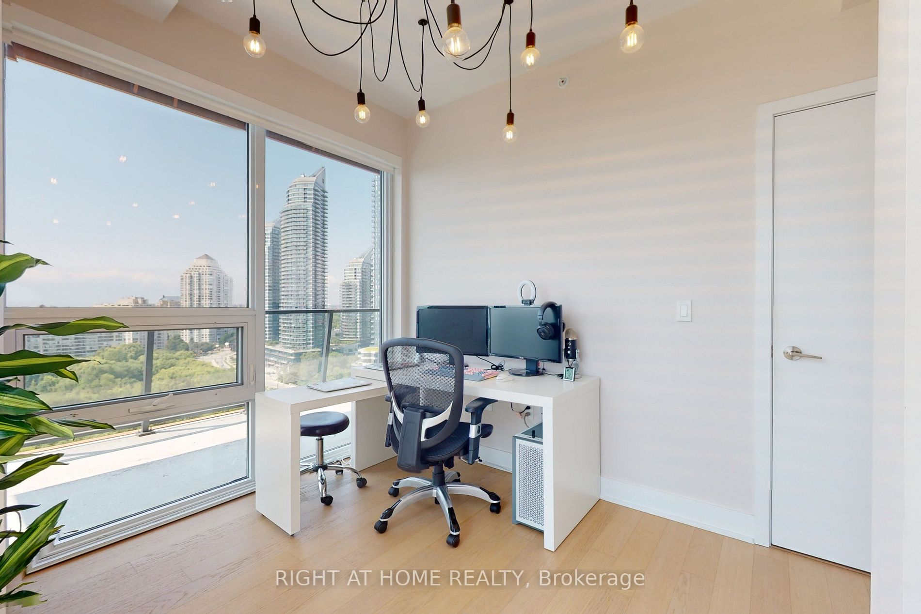 30 Shore Breeze Dr, #1318