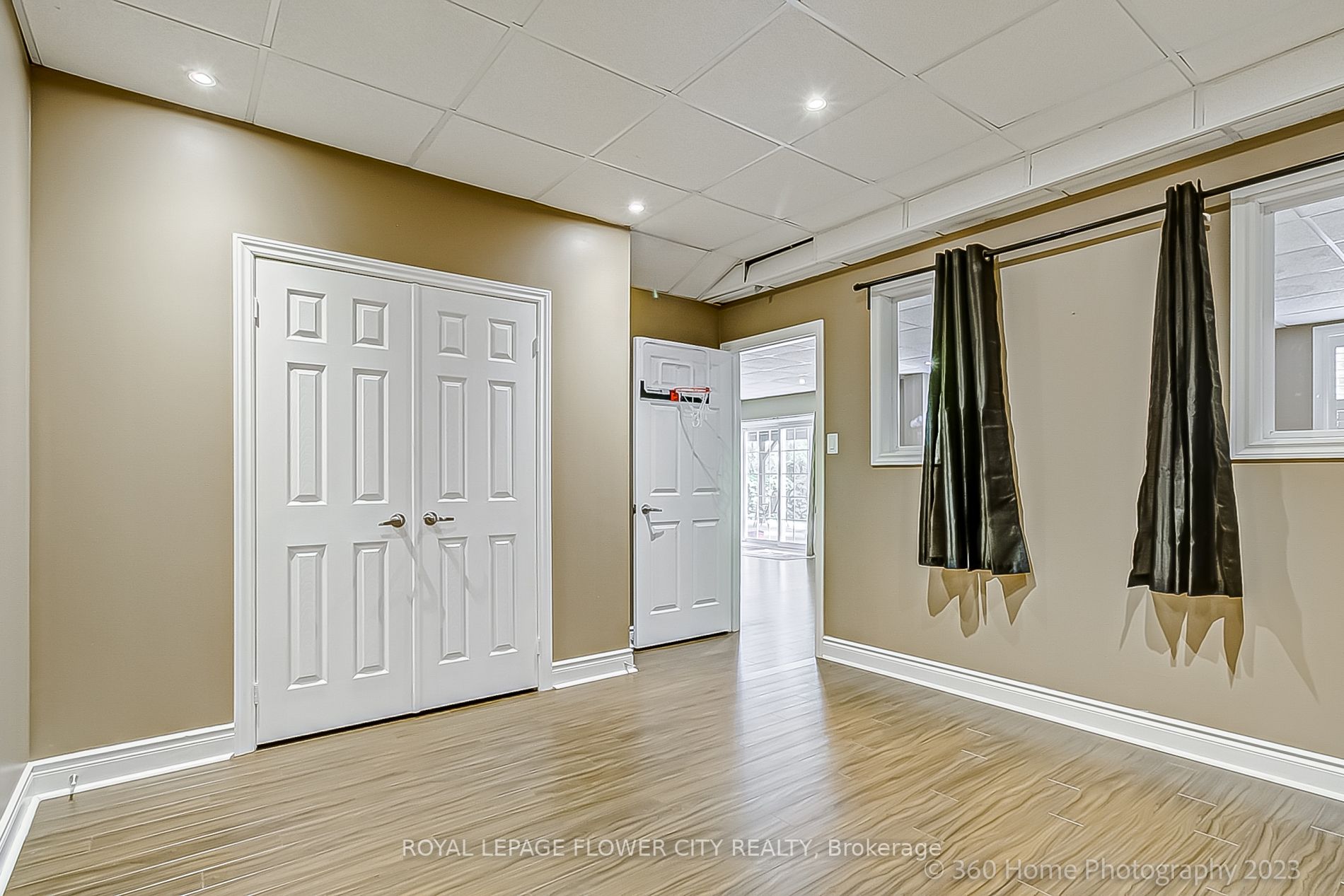 98 Treeline Blvd