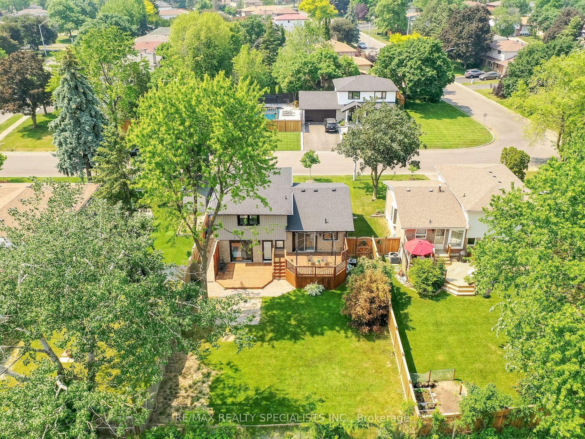 3 Lockton Crescent