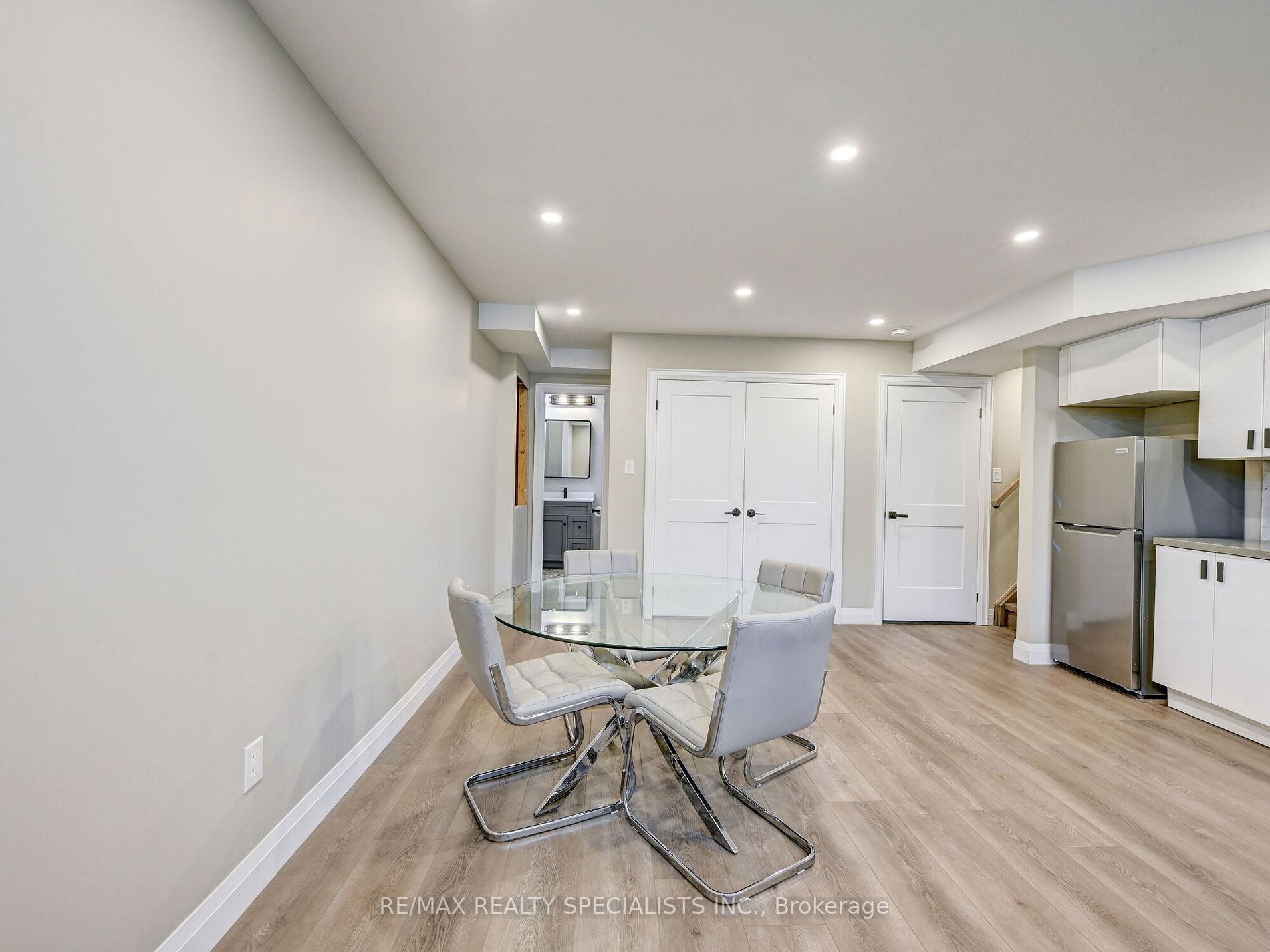 3 Lockton Crescent