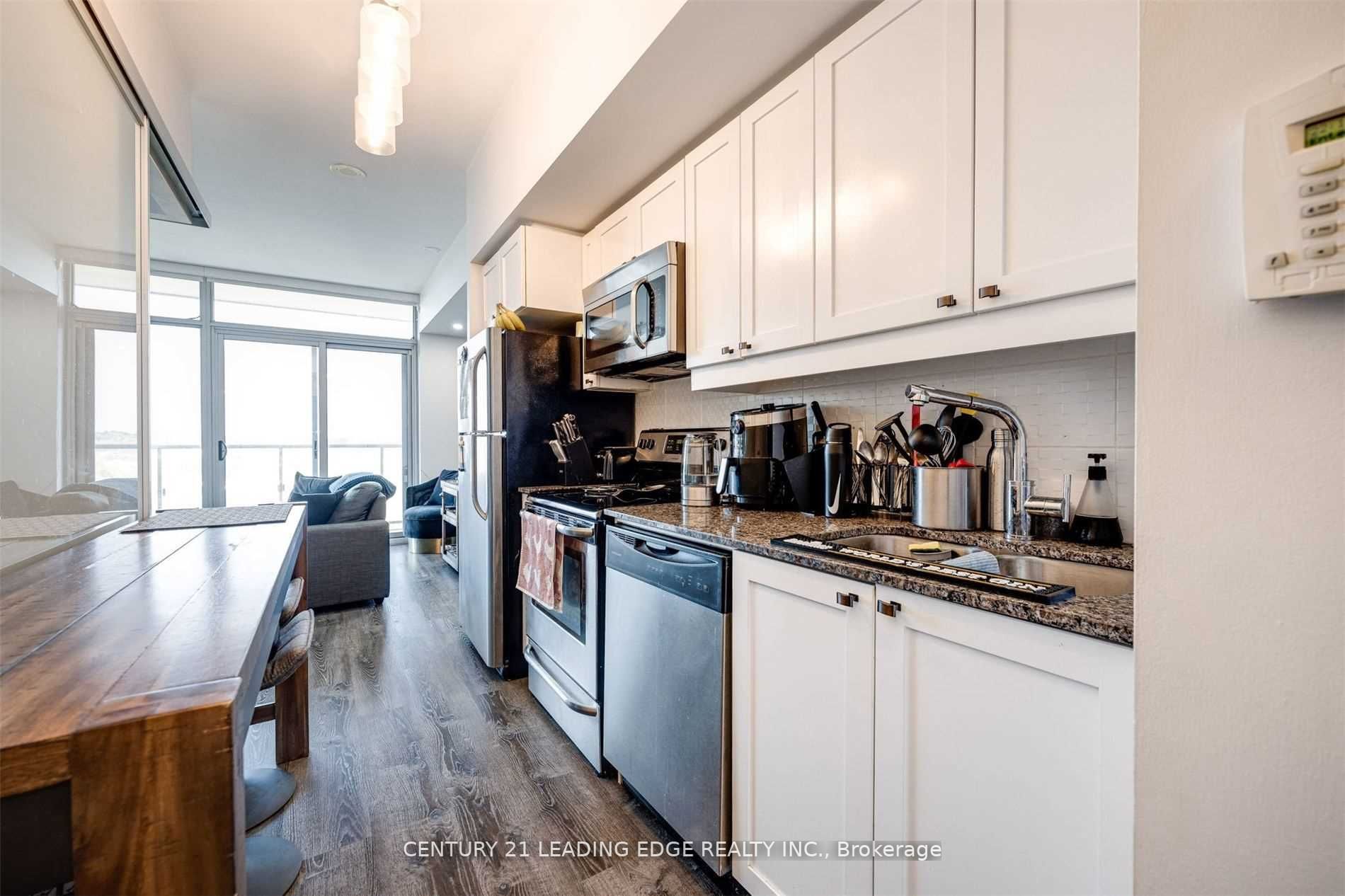 105 The Queensway Ave, #906