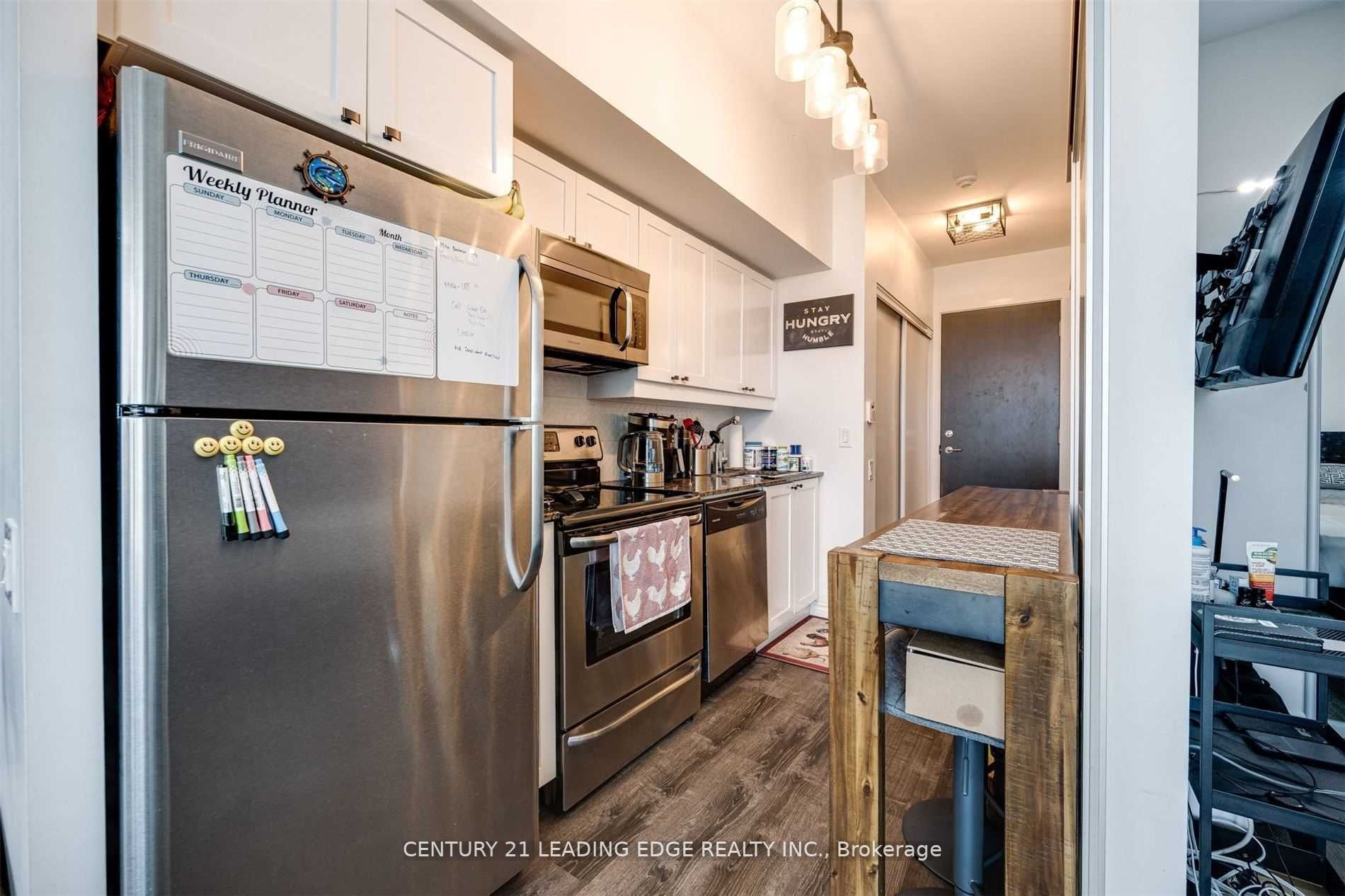 105 The Queensway Ave, #906