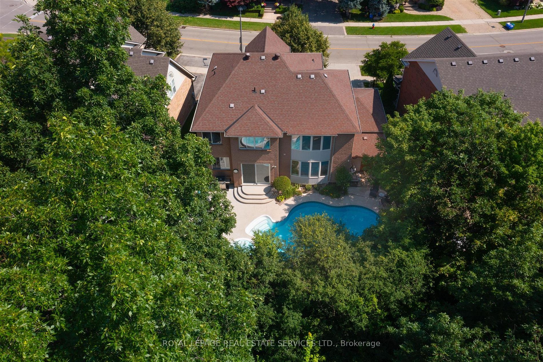 2180 Bloomfield Dr