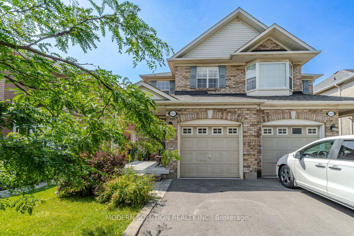 1253 Prestonwood Cres