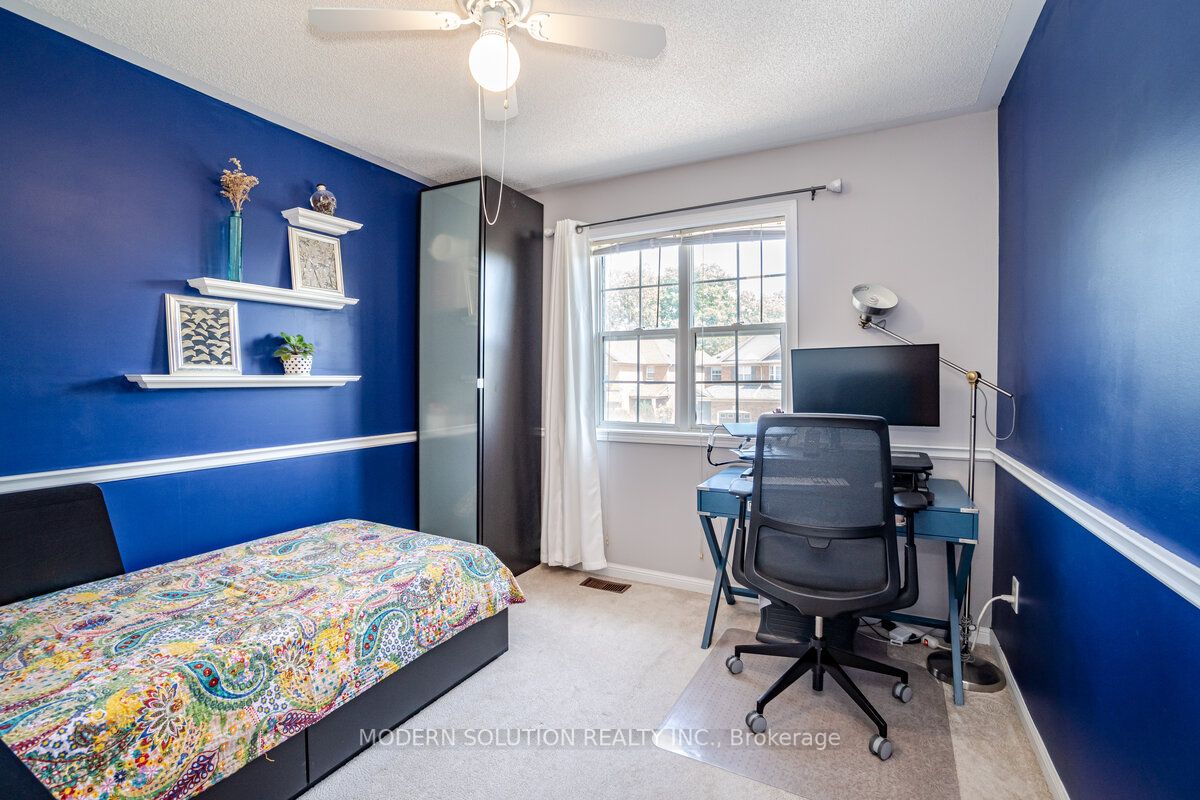 1253 Prestonwood Cres