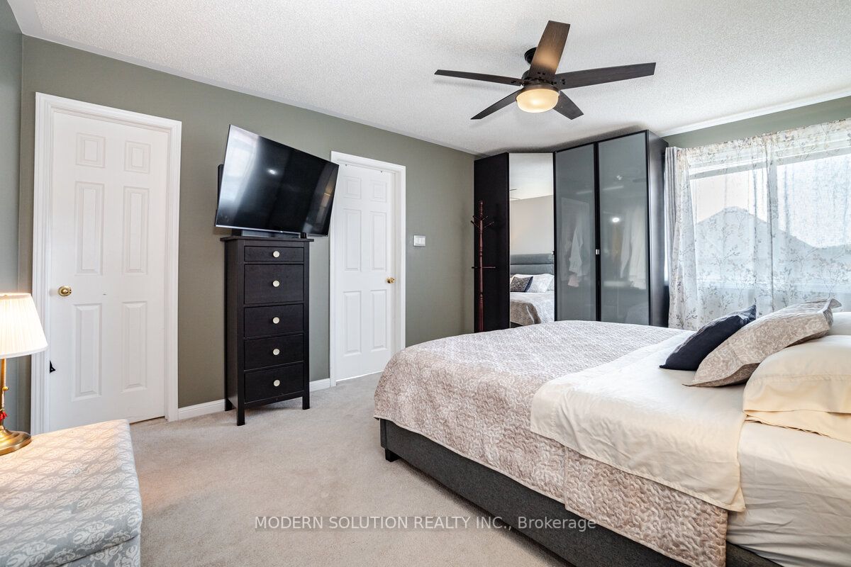 1253 Prestonwood Cres
