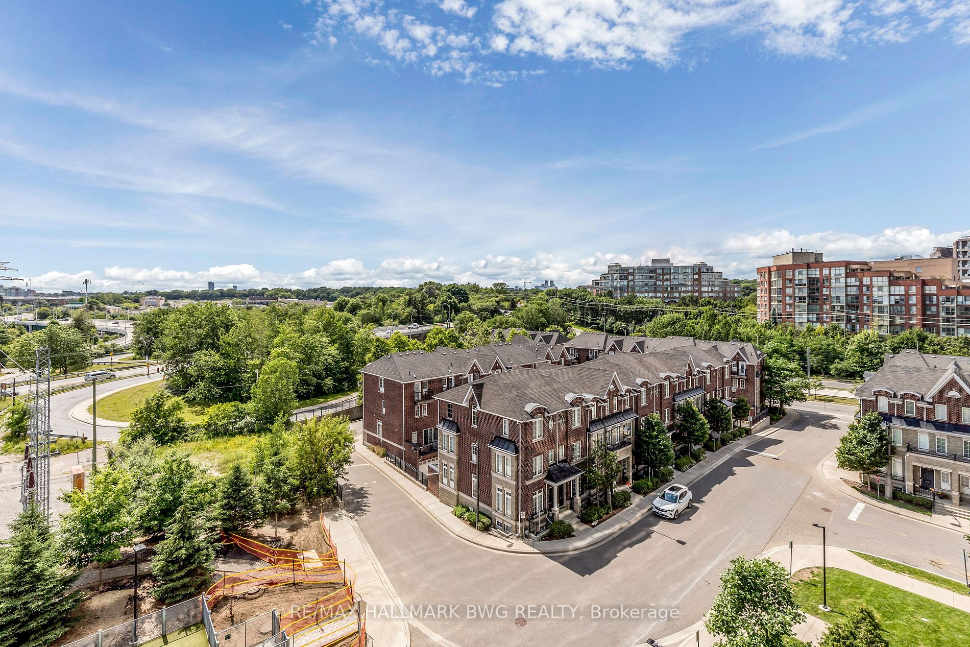 105 The Queensway Ave W, #605