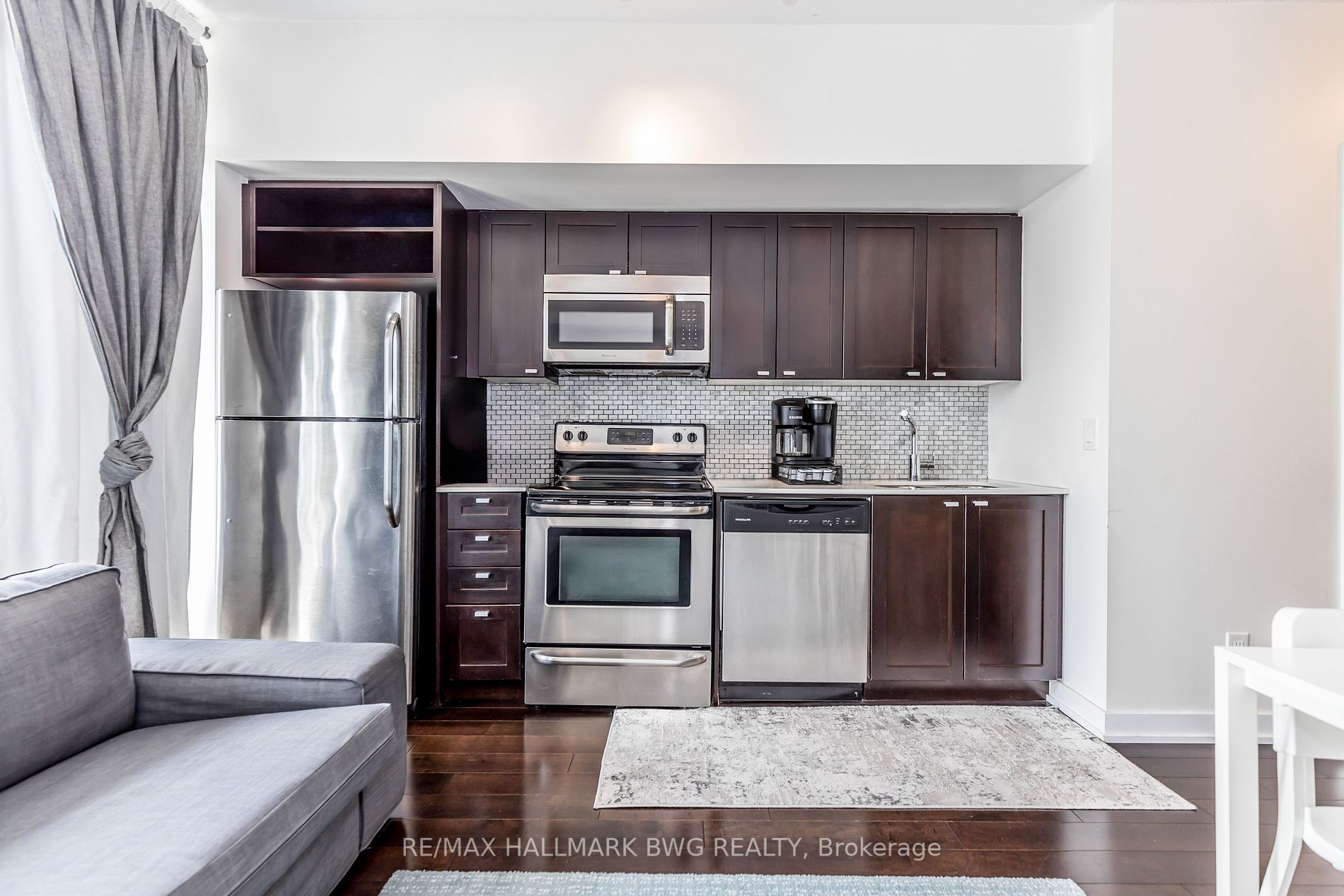 105 The Queensway Ave W, #605