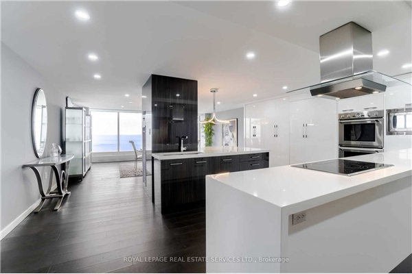 2045 Lake Shore Blvd W, Toronto